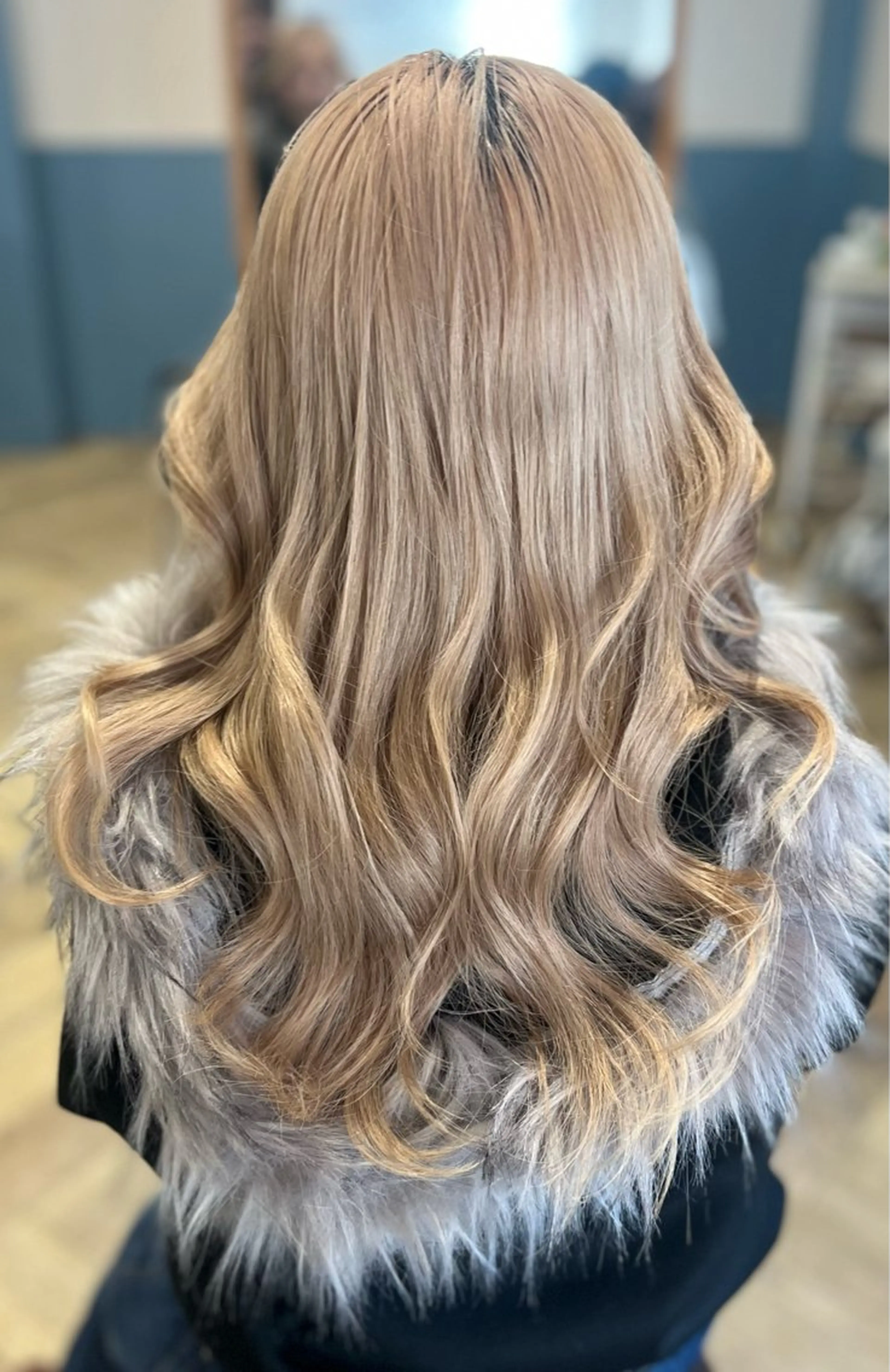 ロング カラー ナナミ ⠀のヘアスタイル