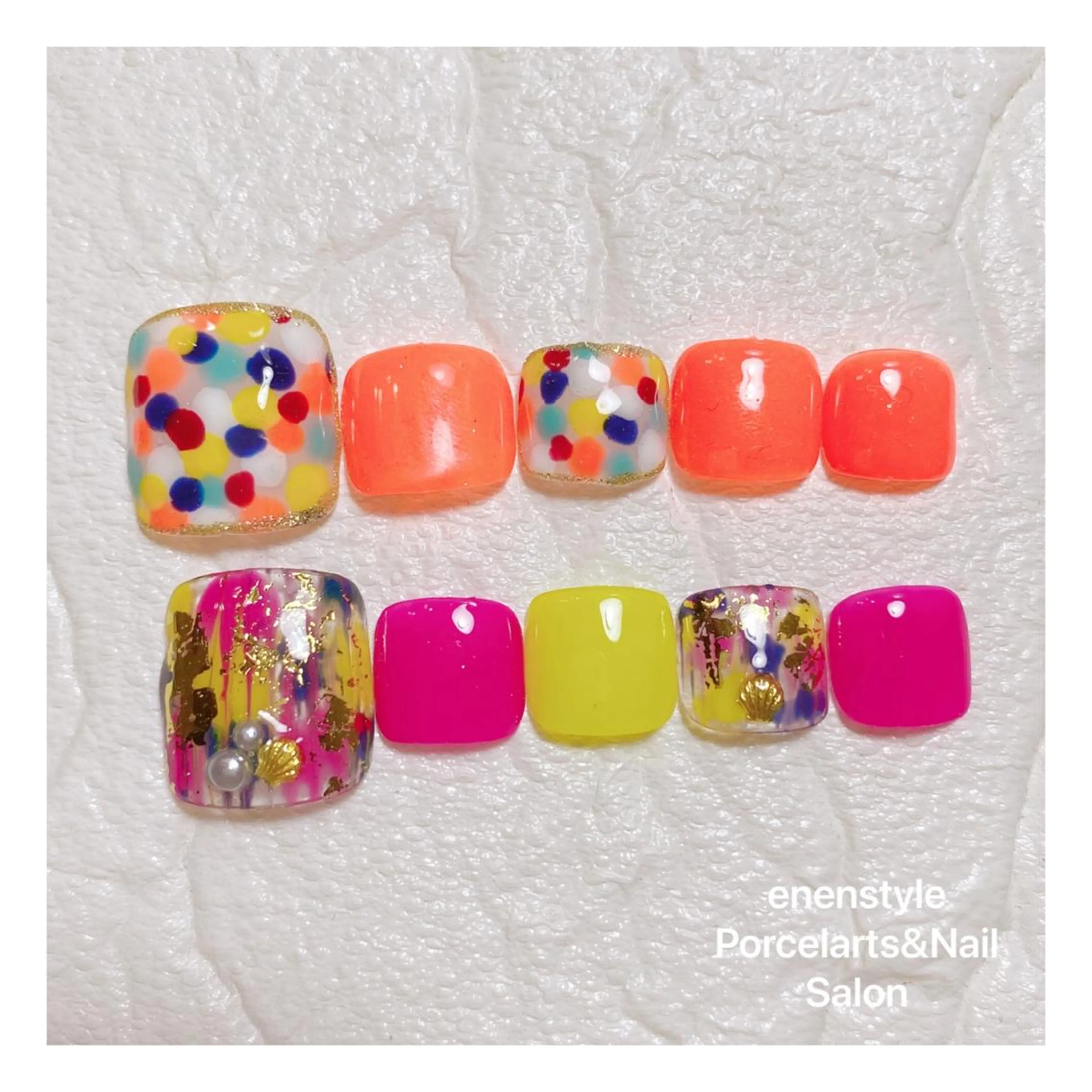 ミディアム ネイル ハンドネイル フットネイル 👑enen style👑のネイルデザイン