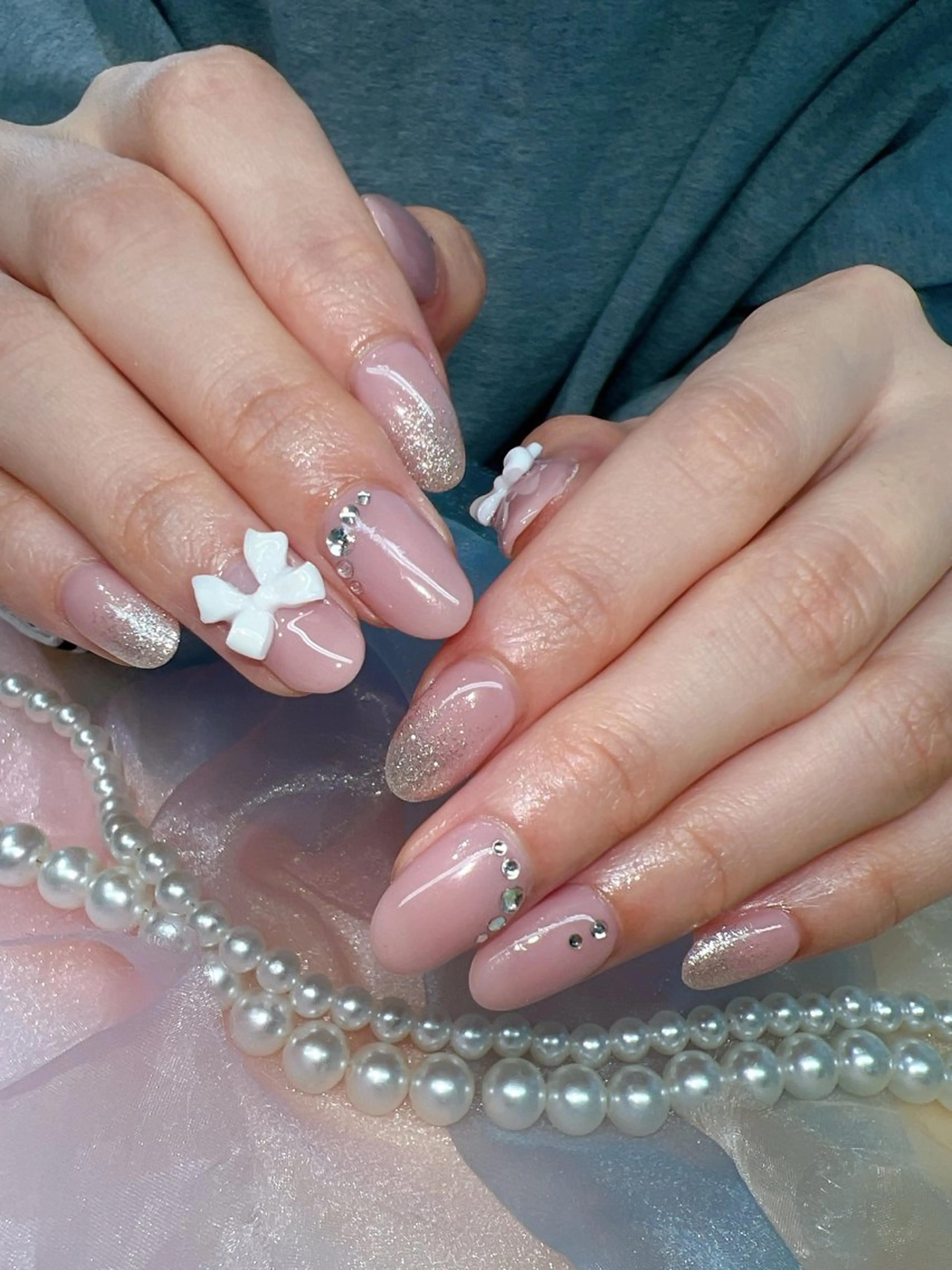 ネイル キラキラネイル 春ネイル ワンホンネイル ハンドネイル NailSalon MAHINAのネイルデザイン