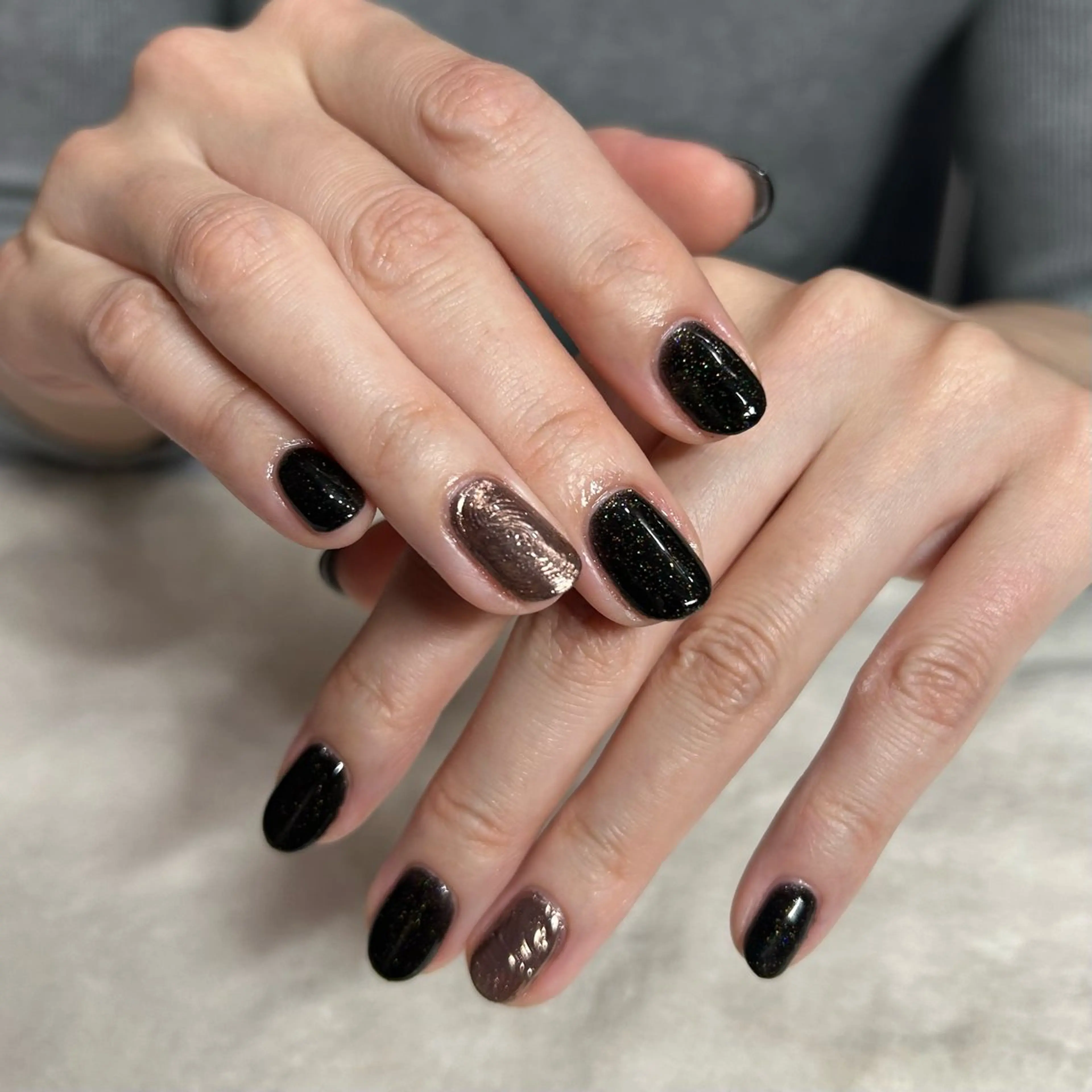 ネイル ラメ(グリッター) ミラーネイル ニュアンスネイル ワンカラーネイル シンプルネイル ハンドネイル ショコラ 【hachi🌿】のネイルデザイン