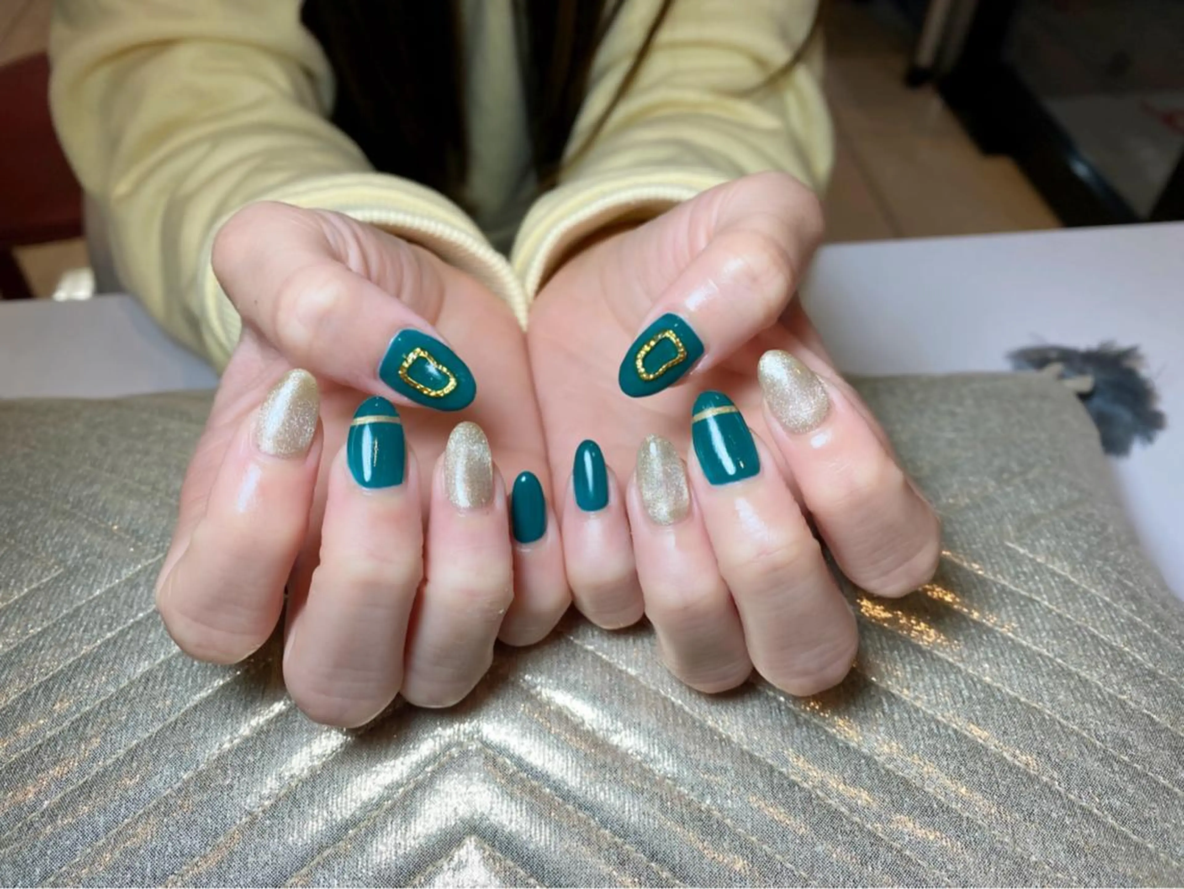 ネイル ハンドネイル 三原 裕紀のマツエク・マツパデザイン