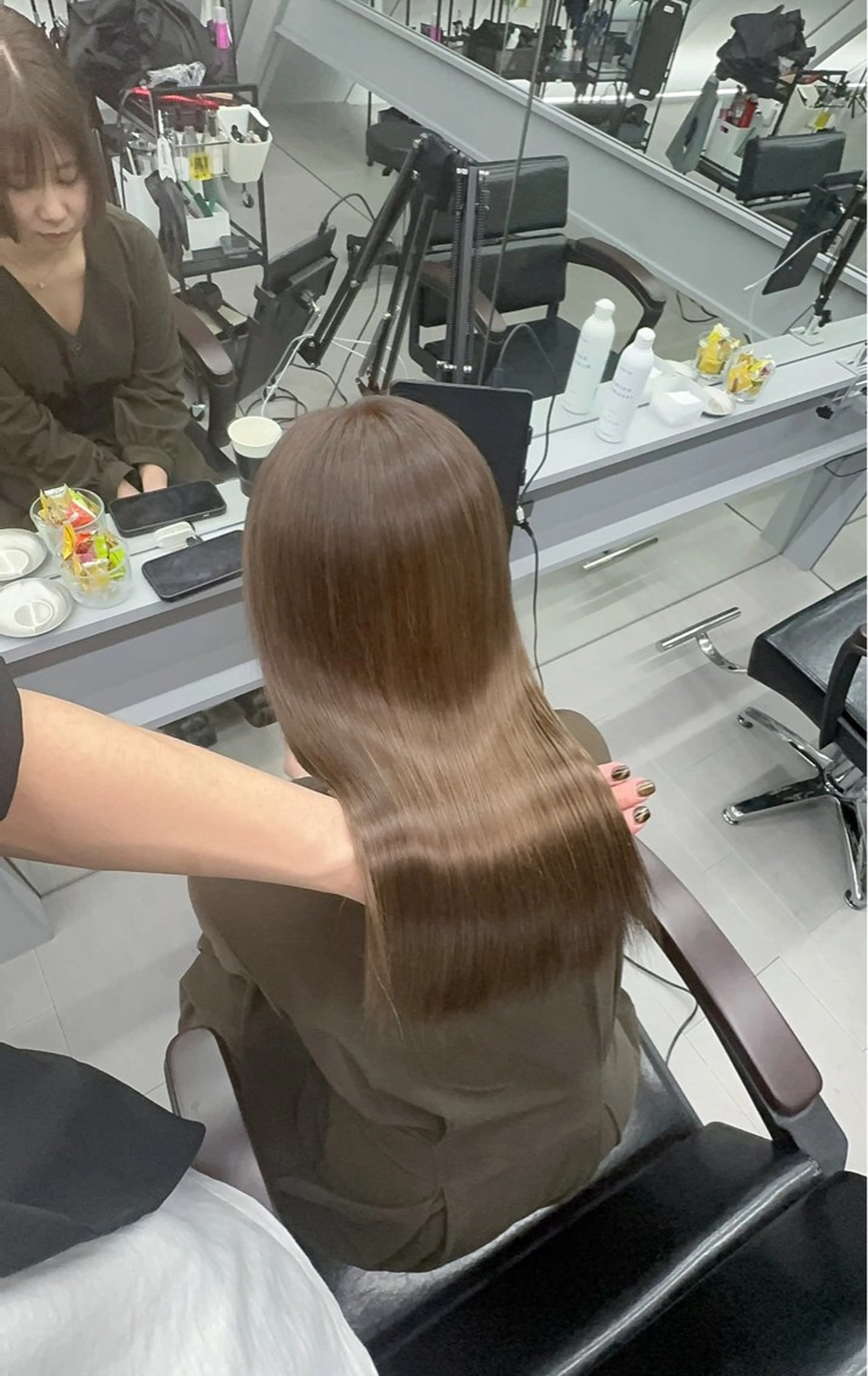 ロング カラー ヘアカラー トリートメント 俊 介のヘアスタイル