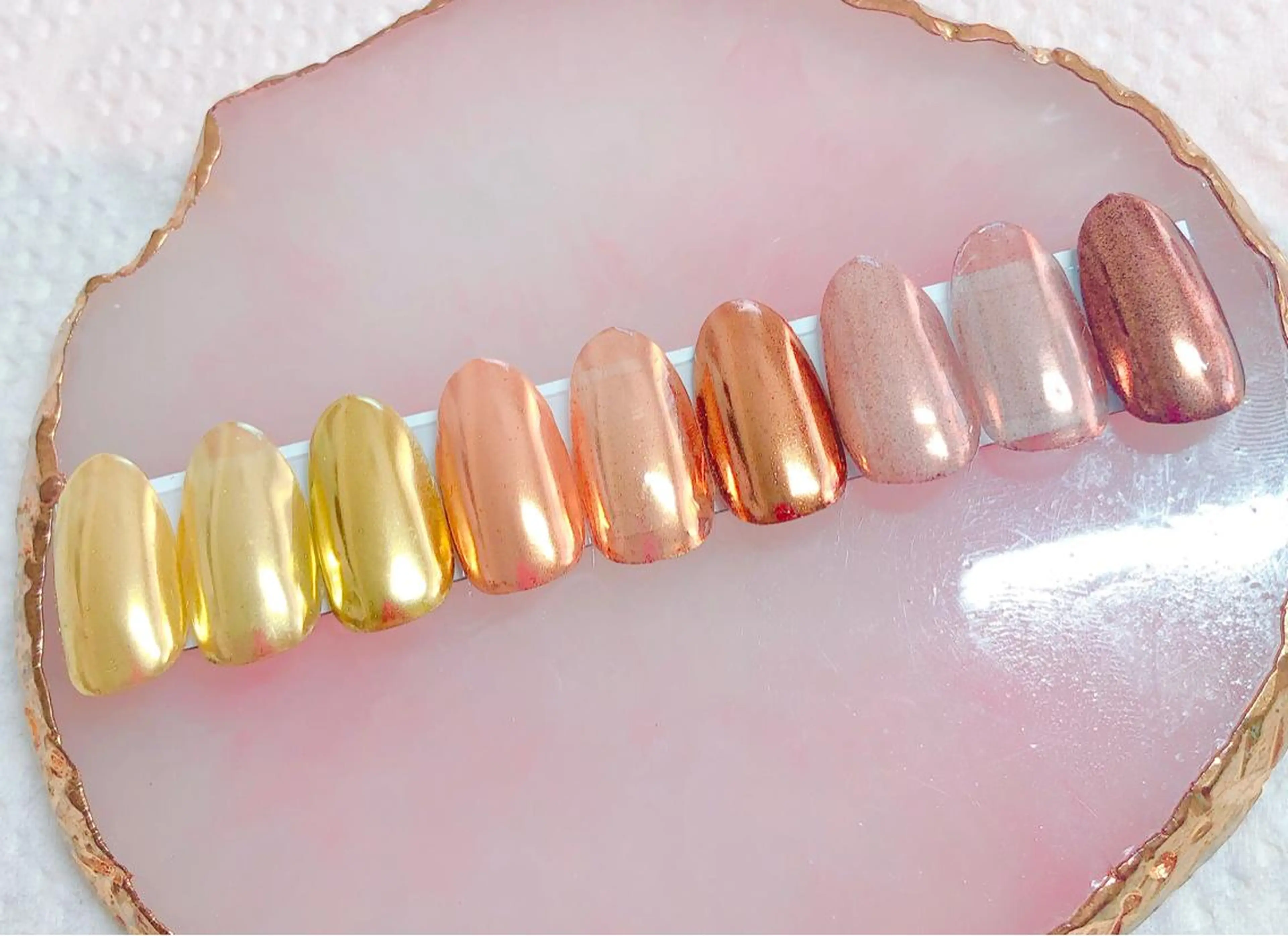 ネイル ミラーネイル CROWN プライベートサロンのネイルデザイン