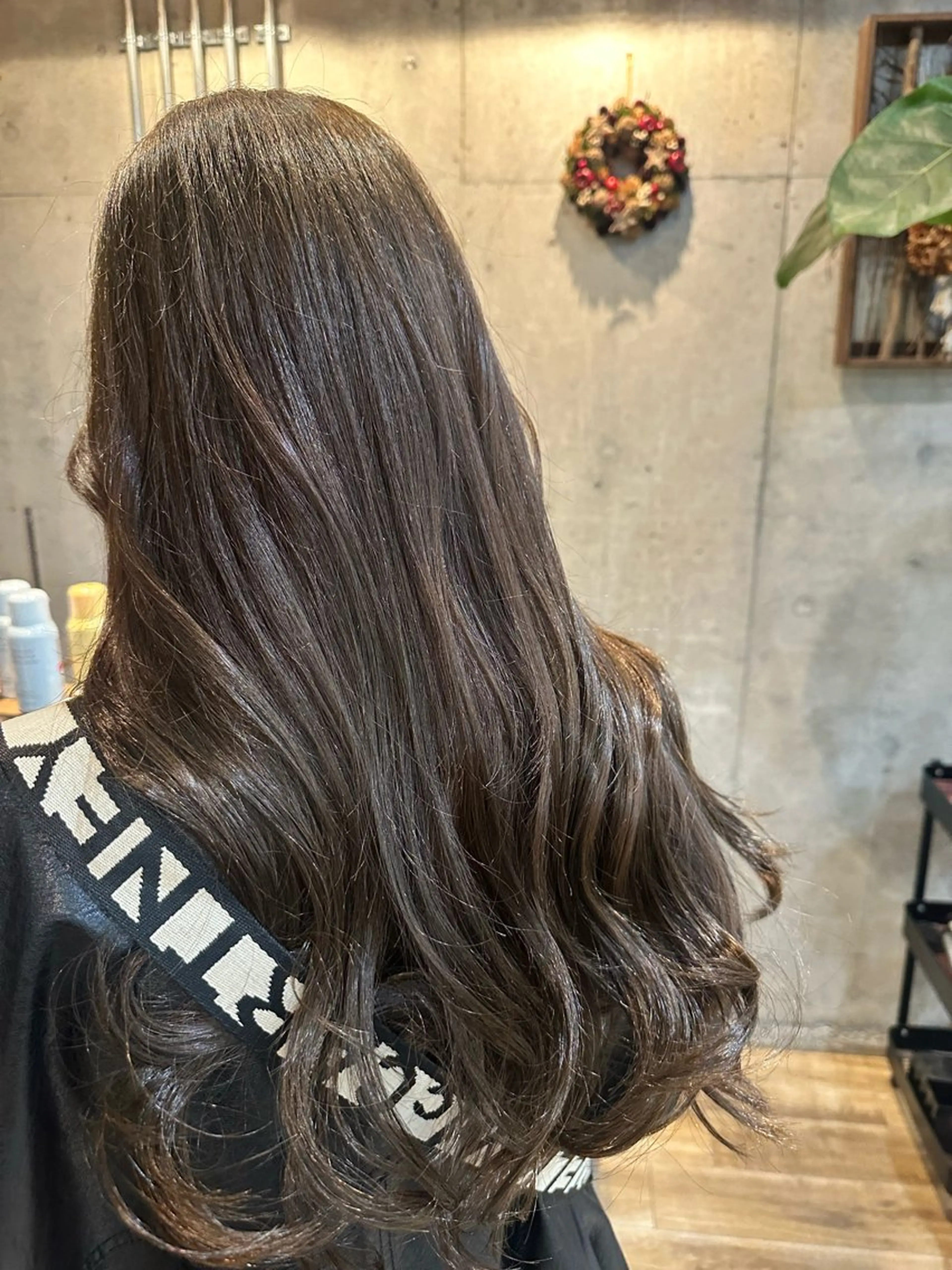 ロング カラー ベージュカラー 透明感カラー オリーブベージュ オレンジ ヘアカラー トリートメント 🫧MANA🫧 カラー得意です🧡のヘアスタイル
