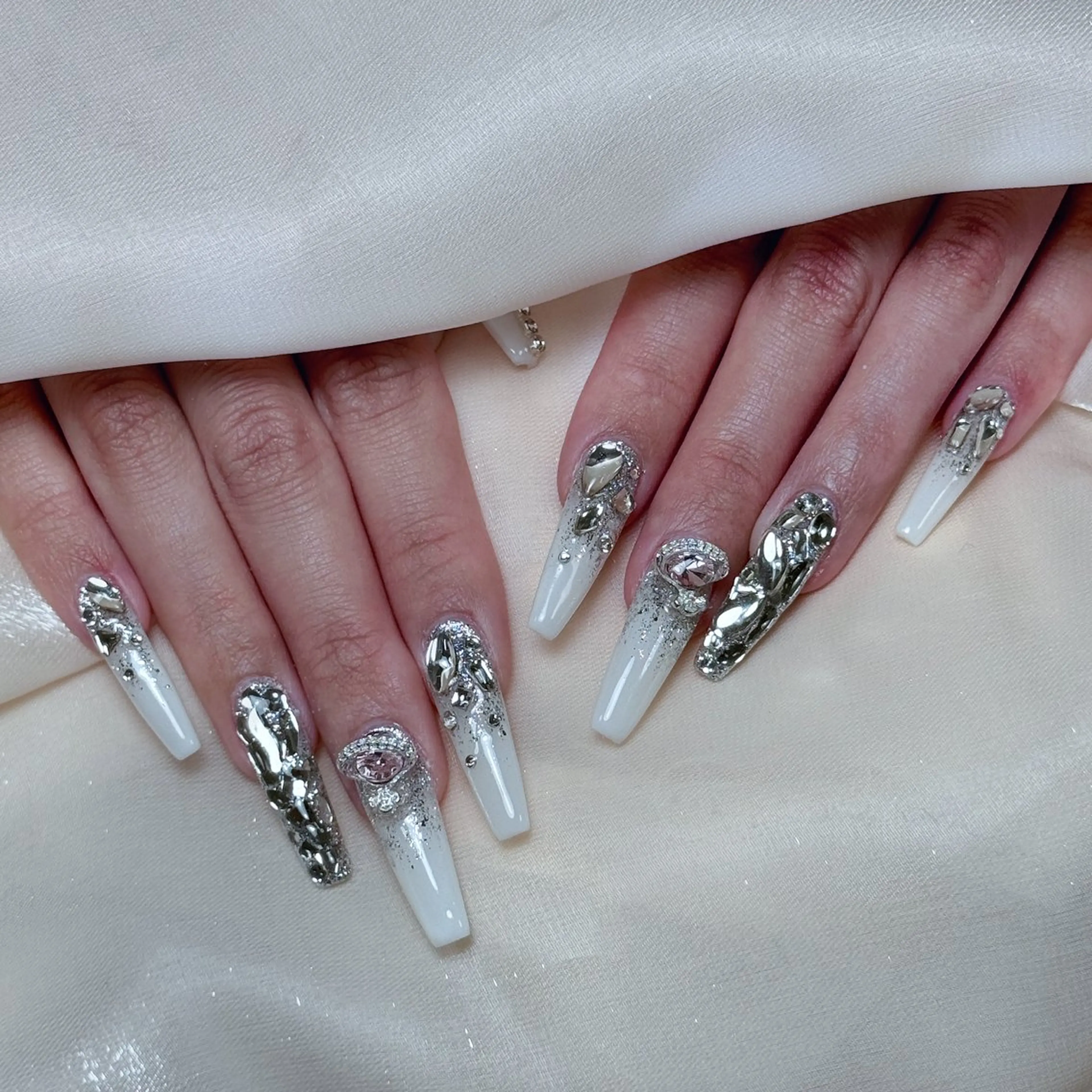 ネイル Maggie Nail🦩のネイルデザイン