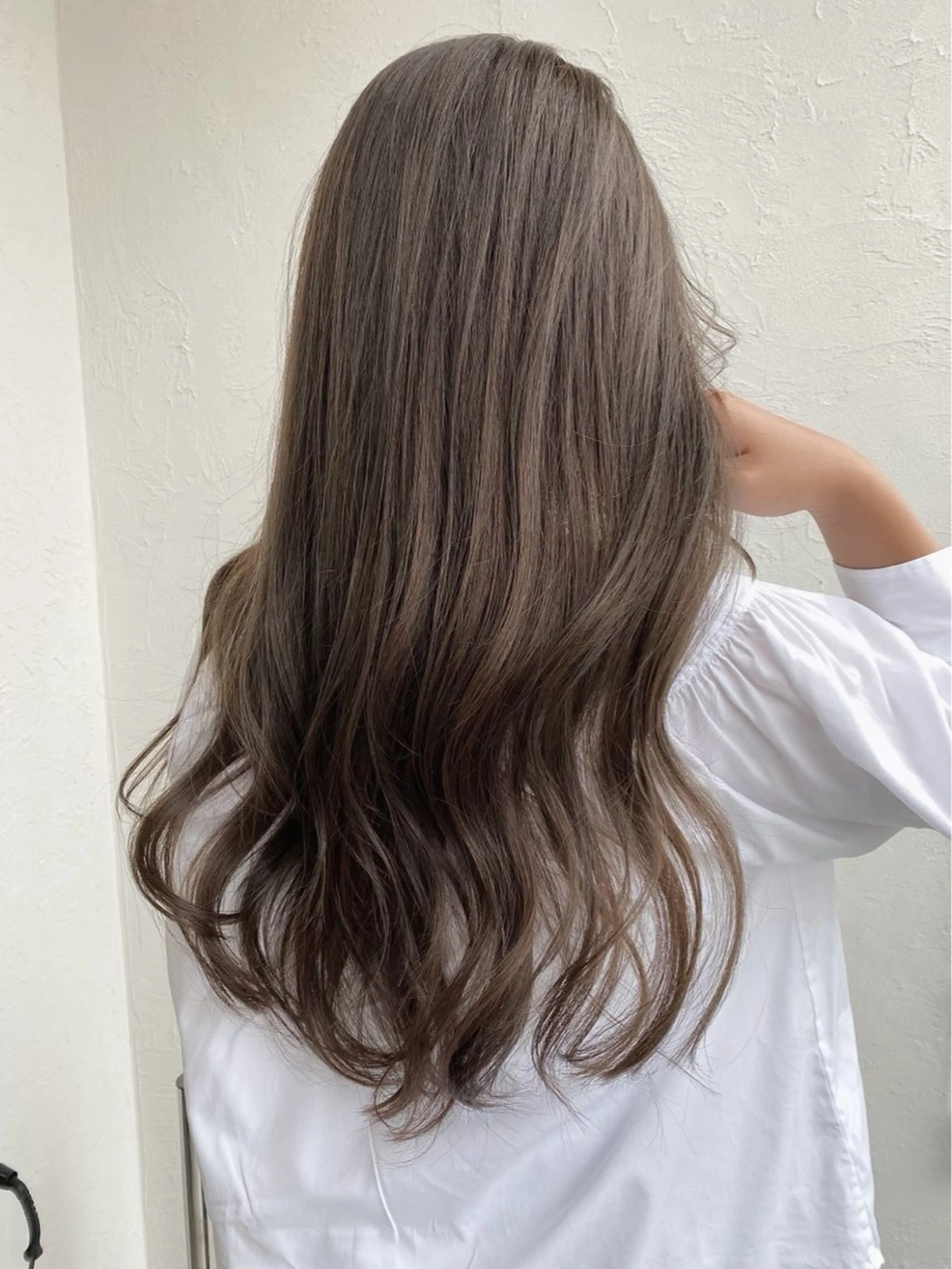 セミロング カラー グレージュ カット ヘアカラー トリートメント ブリーチダブルカラー 【koide】のヘアスタイル