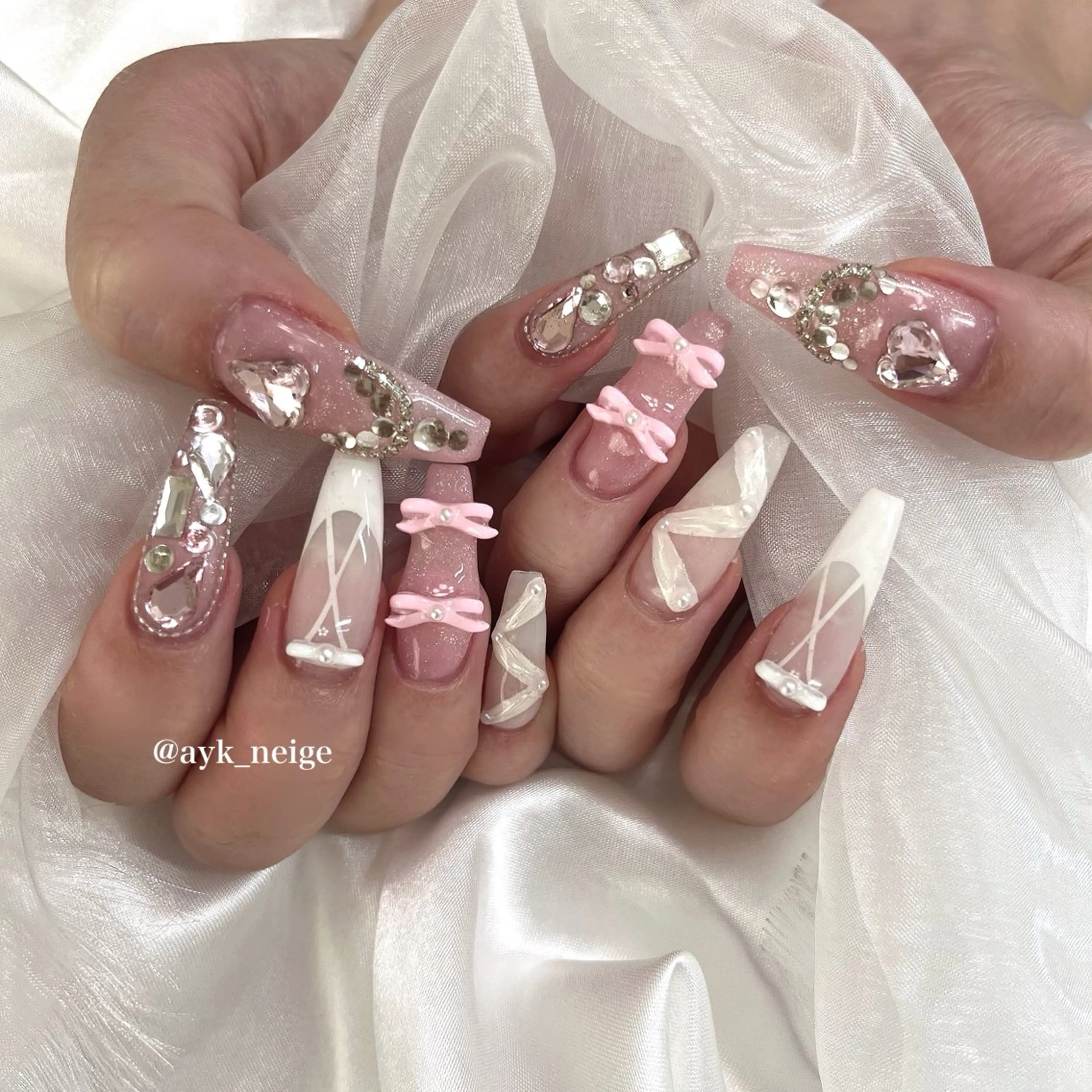 ネイル フットネイル フレンチネイル キラキラネイル 韓国ネイル マグネットネイル n'eige nail所属・大谷 綾香のネイルデザイン