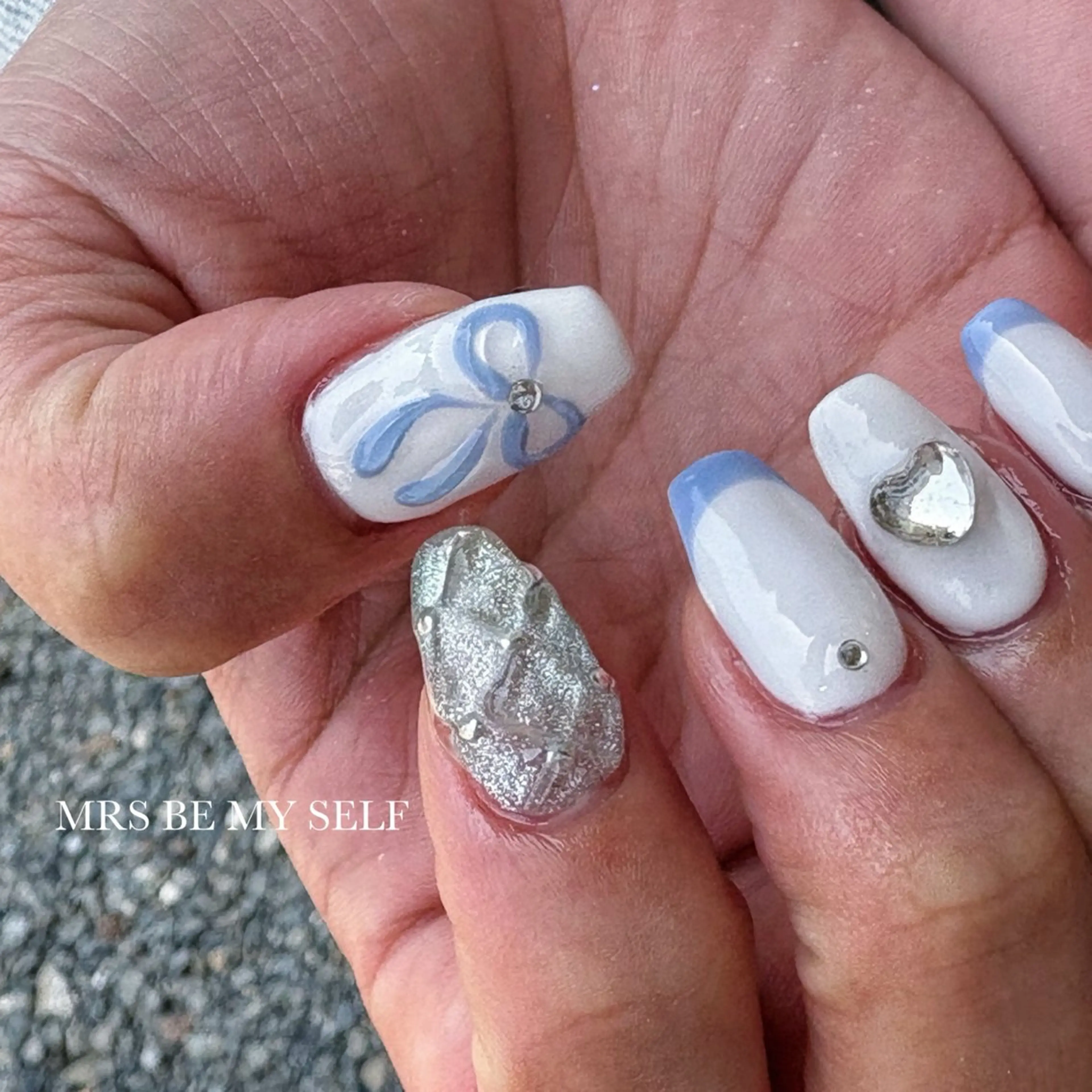 ネイル ぷっくりネイル リボン MRS/ miyu🎀のネイルデザイン