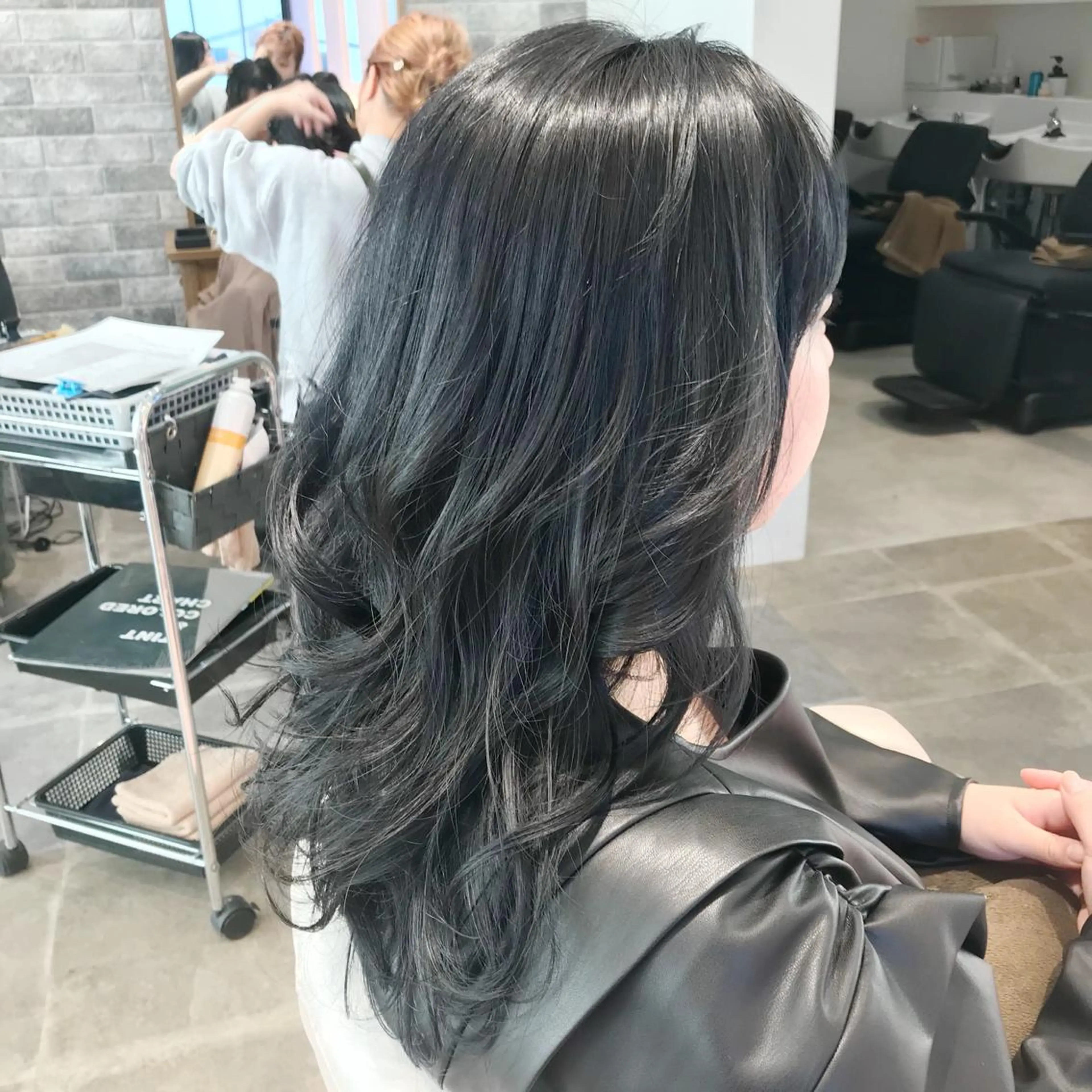 セミロング 所渉/韓国レイヤー /ウルフカットのヘアスタイル