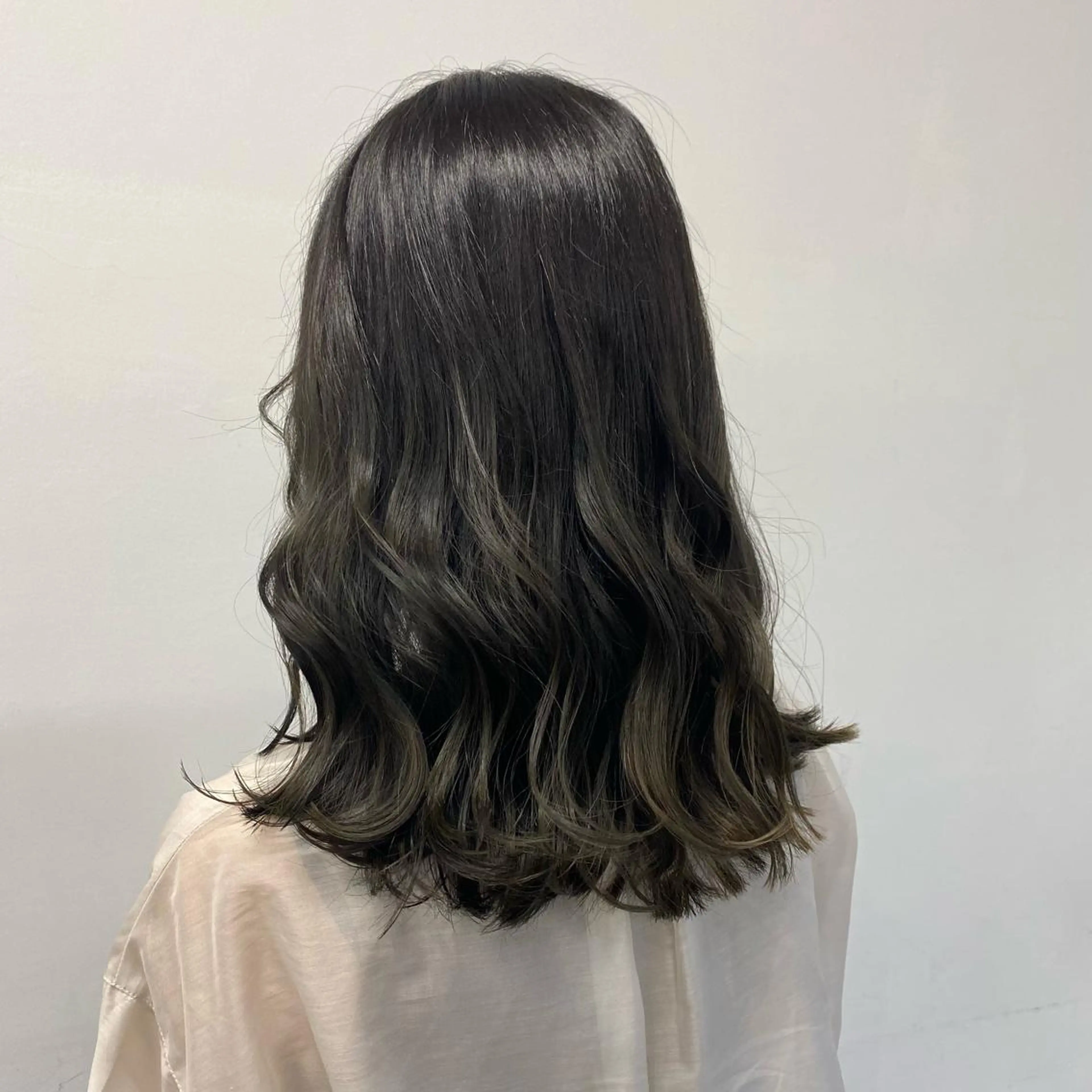 ロング カラー パーマ ヘアアレンジ メンズ キッズ ネイル マツエク・マツパ ベージュカラー グレージュ オリーブベージュ オリーブカラー オリーブグレージュ Lumo所属・💖横浜ブリーチなし 💖MIHOのヘアスタイル