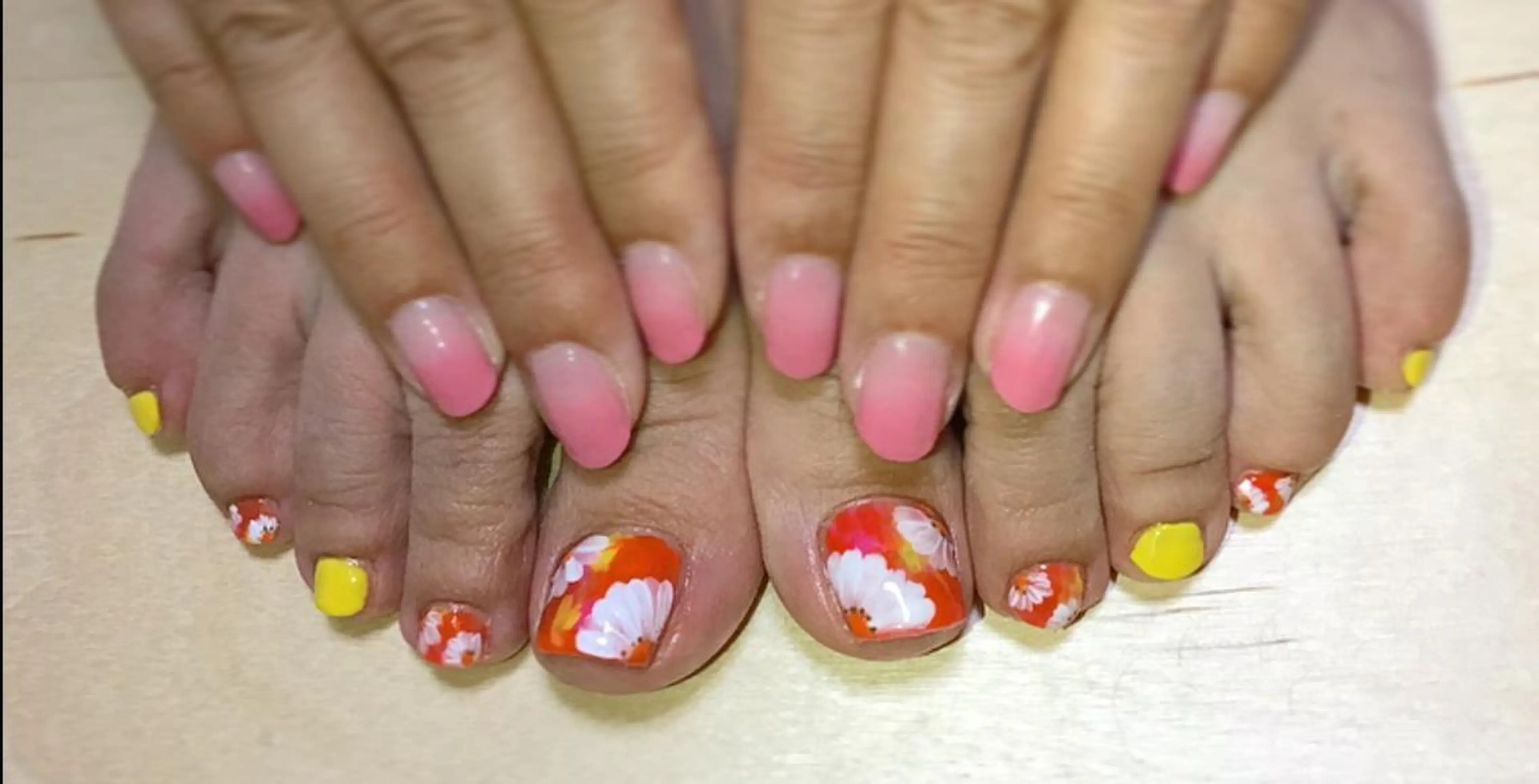 ネイル フットネイル グラデーション ピンク gui amichantoco所属・gui amichanのネイルデザイン