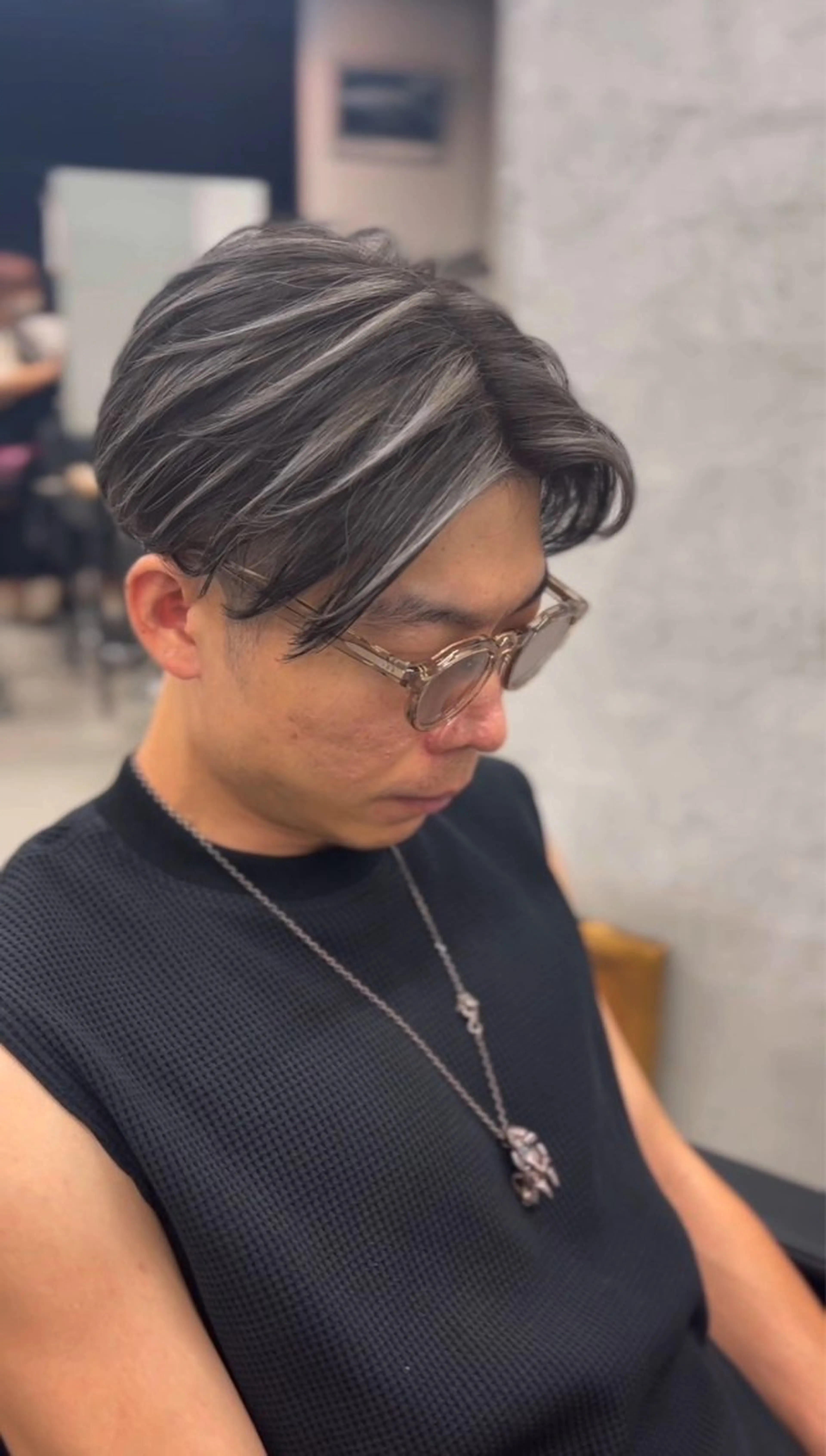 ショート カラー ハイライトカラー ハイライト カット RYOSUKE ハイトーンのヘアスタイル