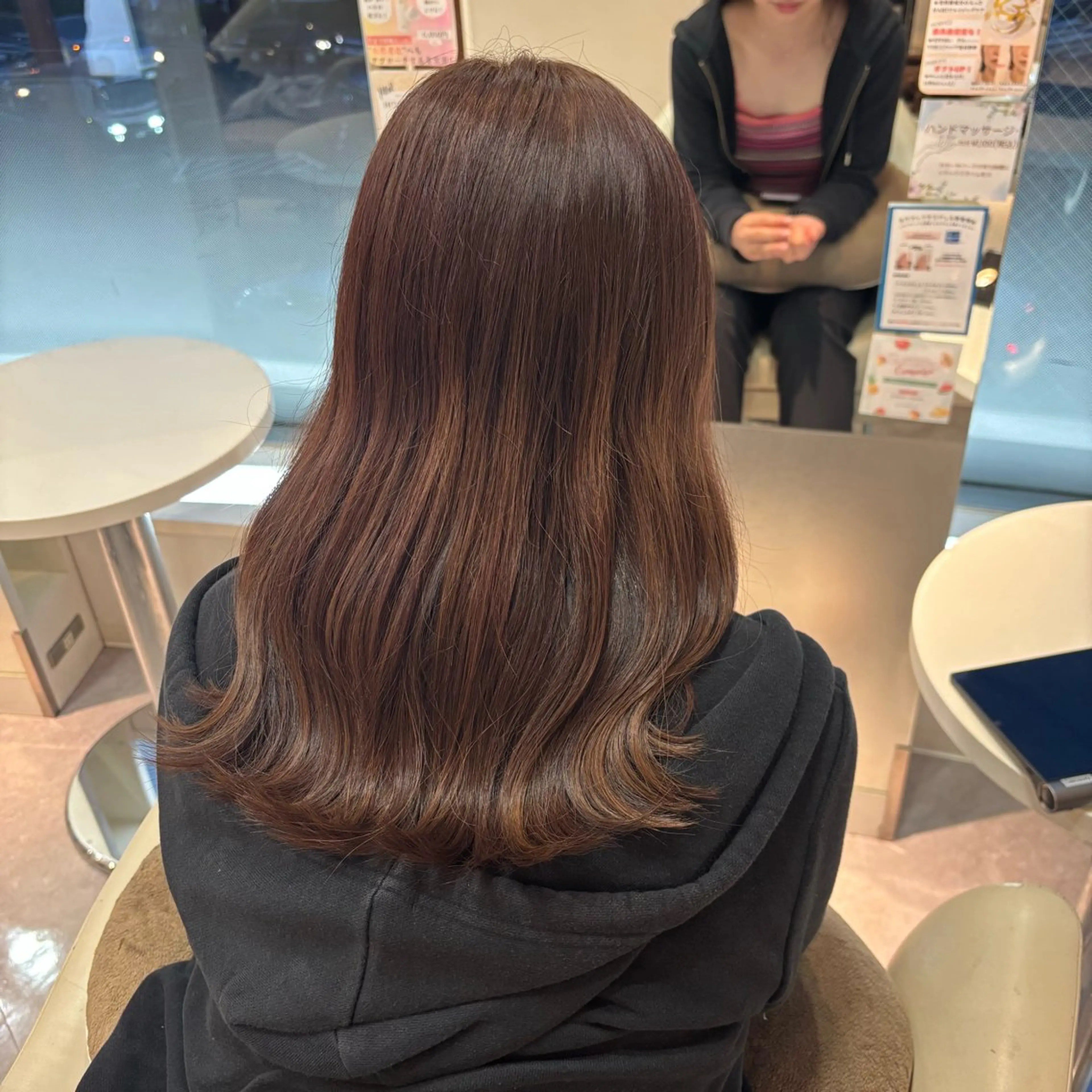 カラー レナークアリア 武田明花音のヘアスタイル