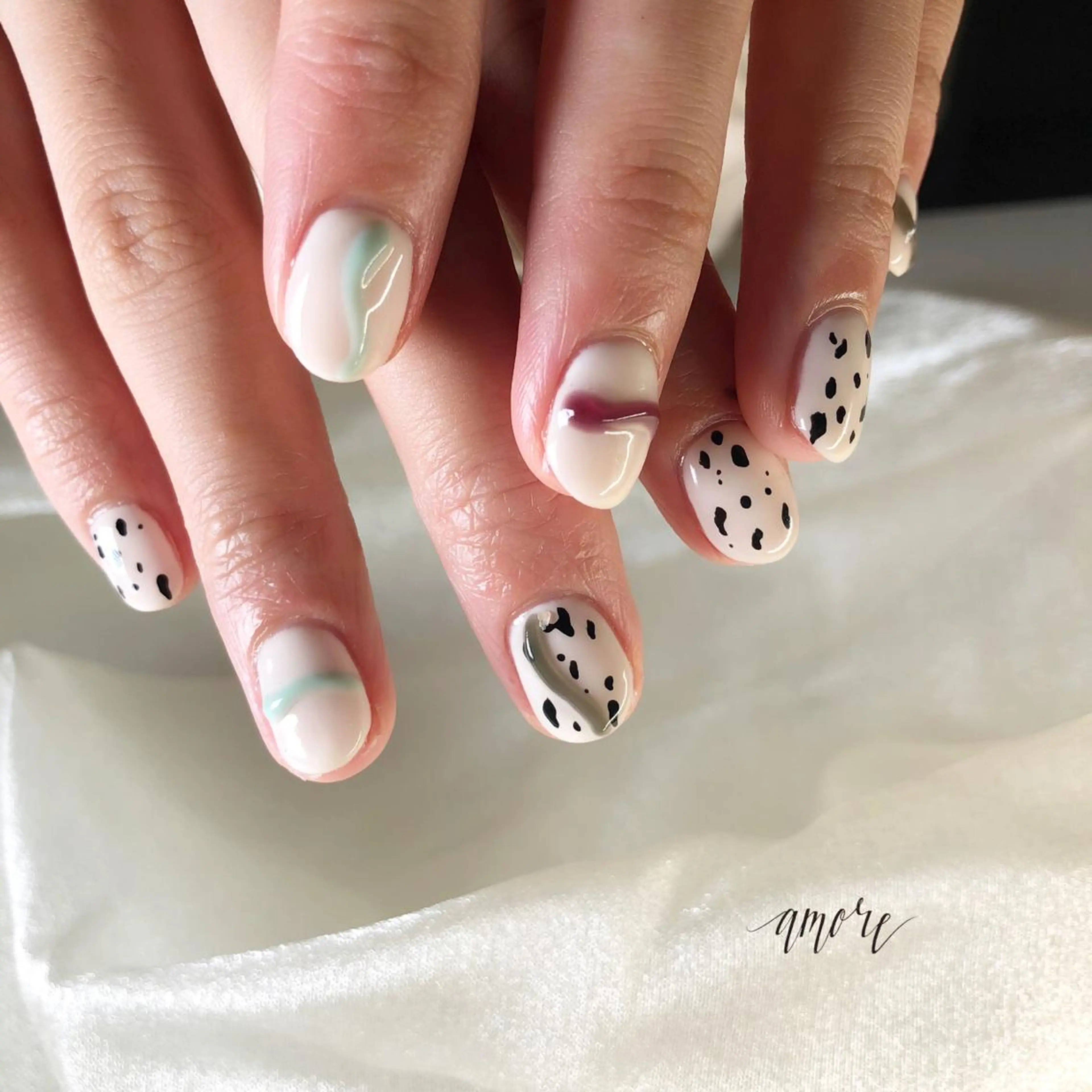 ネイル アートネイル ジェルネイル 氷ネイル・うるうるネイル マグネットネイル マットネイル You kyehwaのネイルデザイン