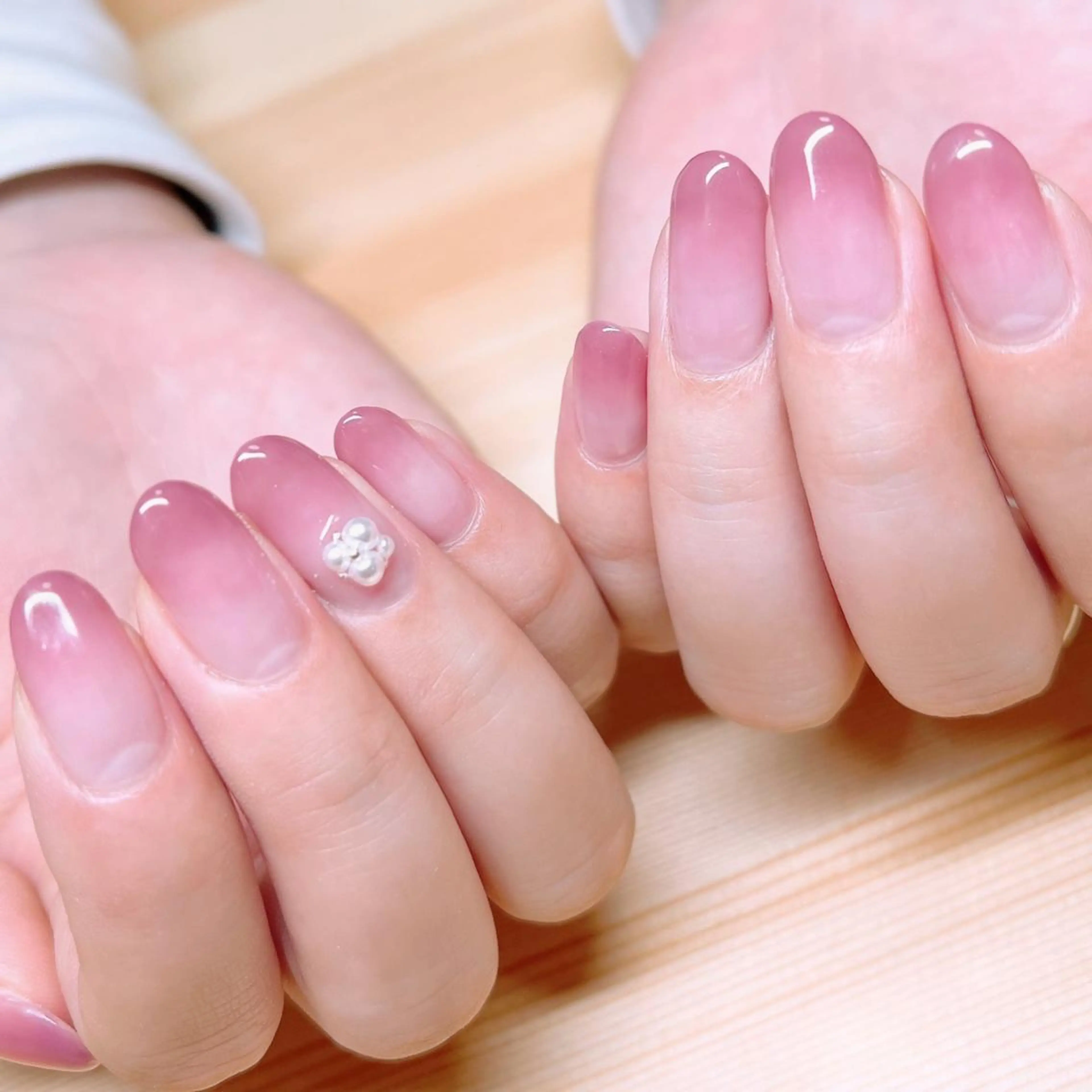 ネイル グラデーション ネイルサロン kitsunailのネイルデザイン