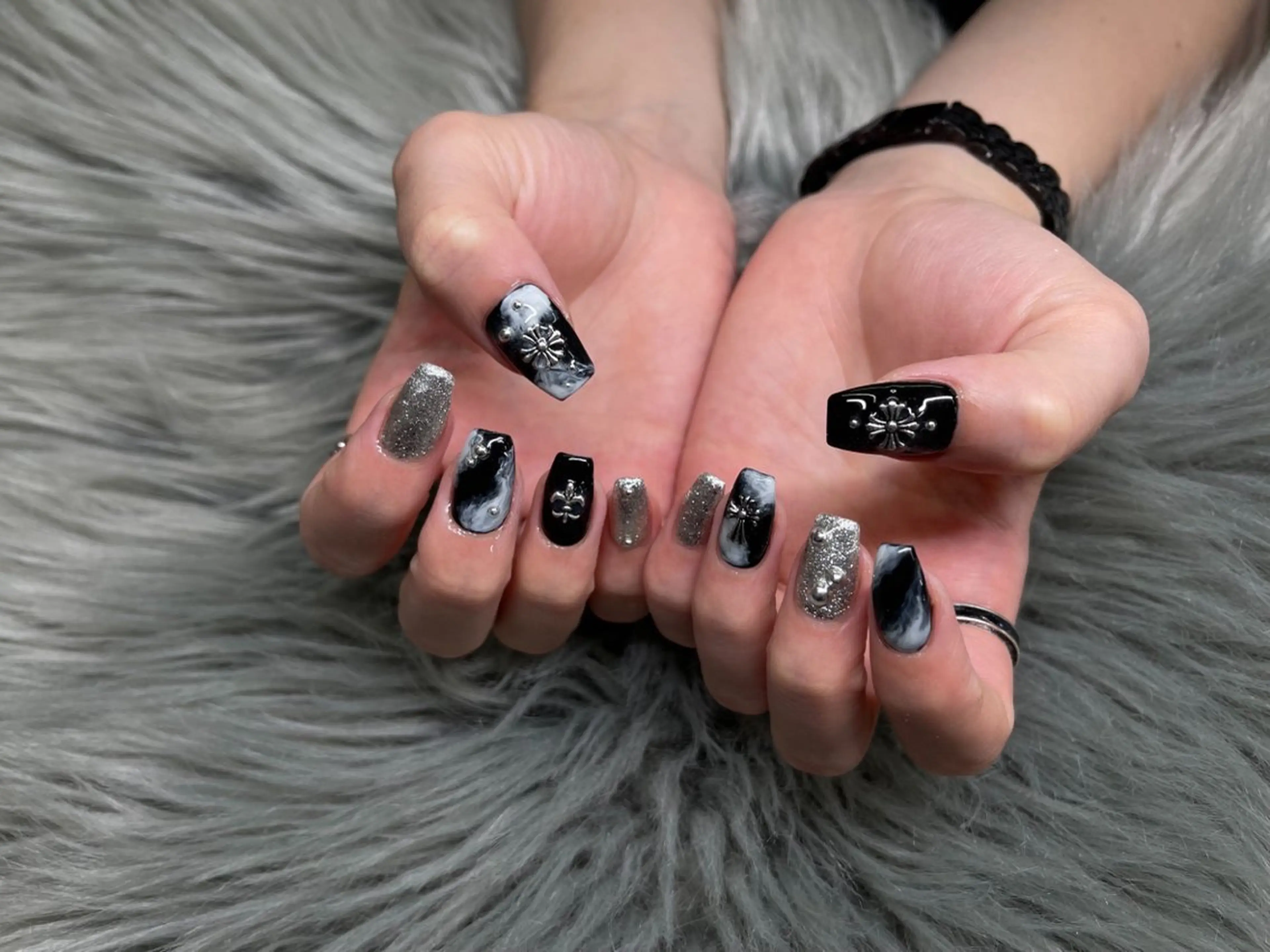 ネイル PEEKABOO京橋 EYE&NAILのマツエク・マツパデザイン