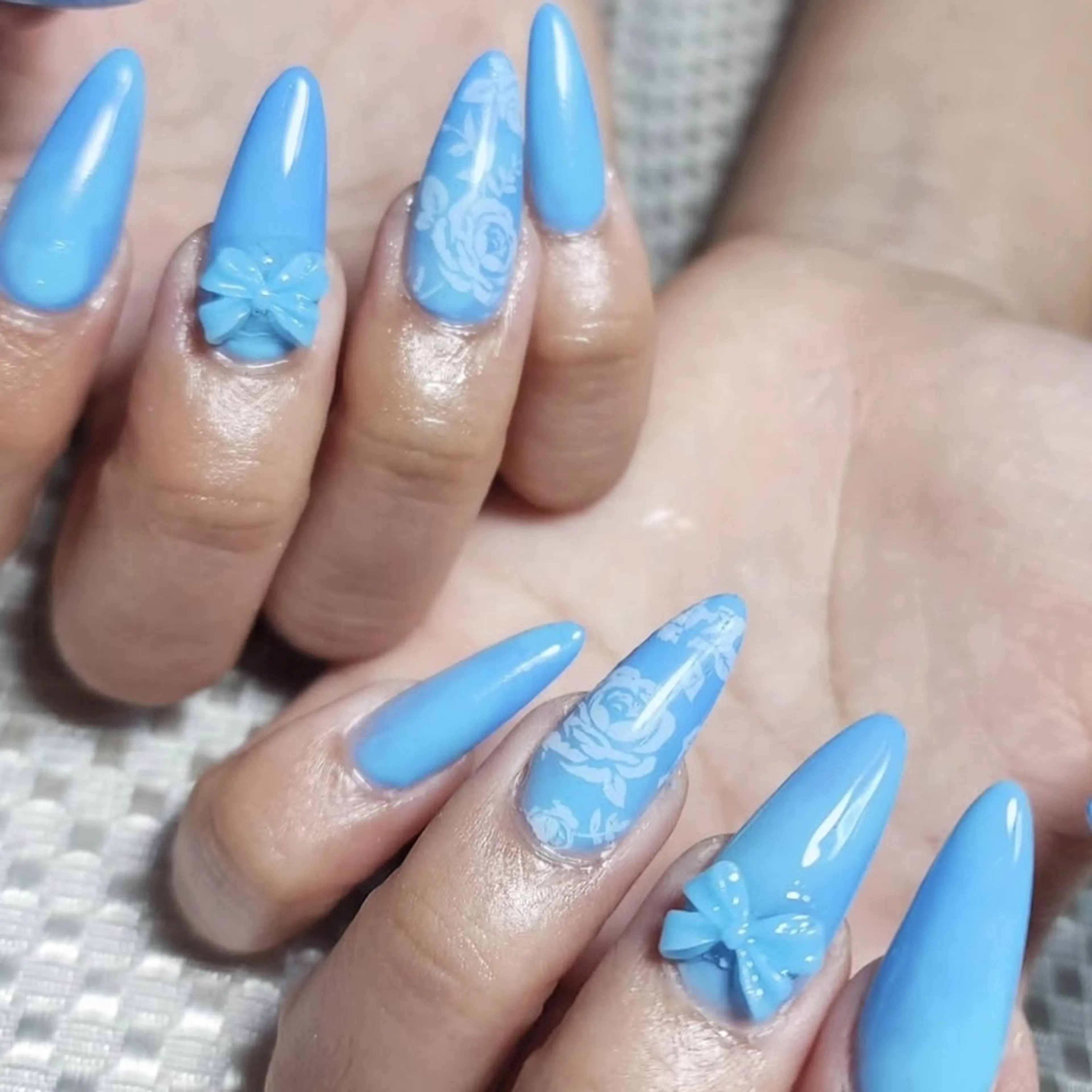 ネイル ブルー レース リボン もるみちゅ nail‪＆ジャグアのネイルデザイン