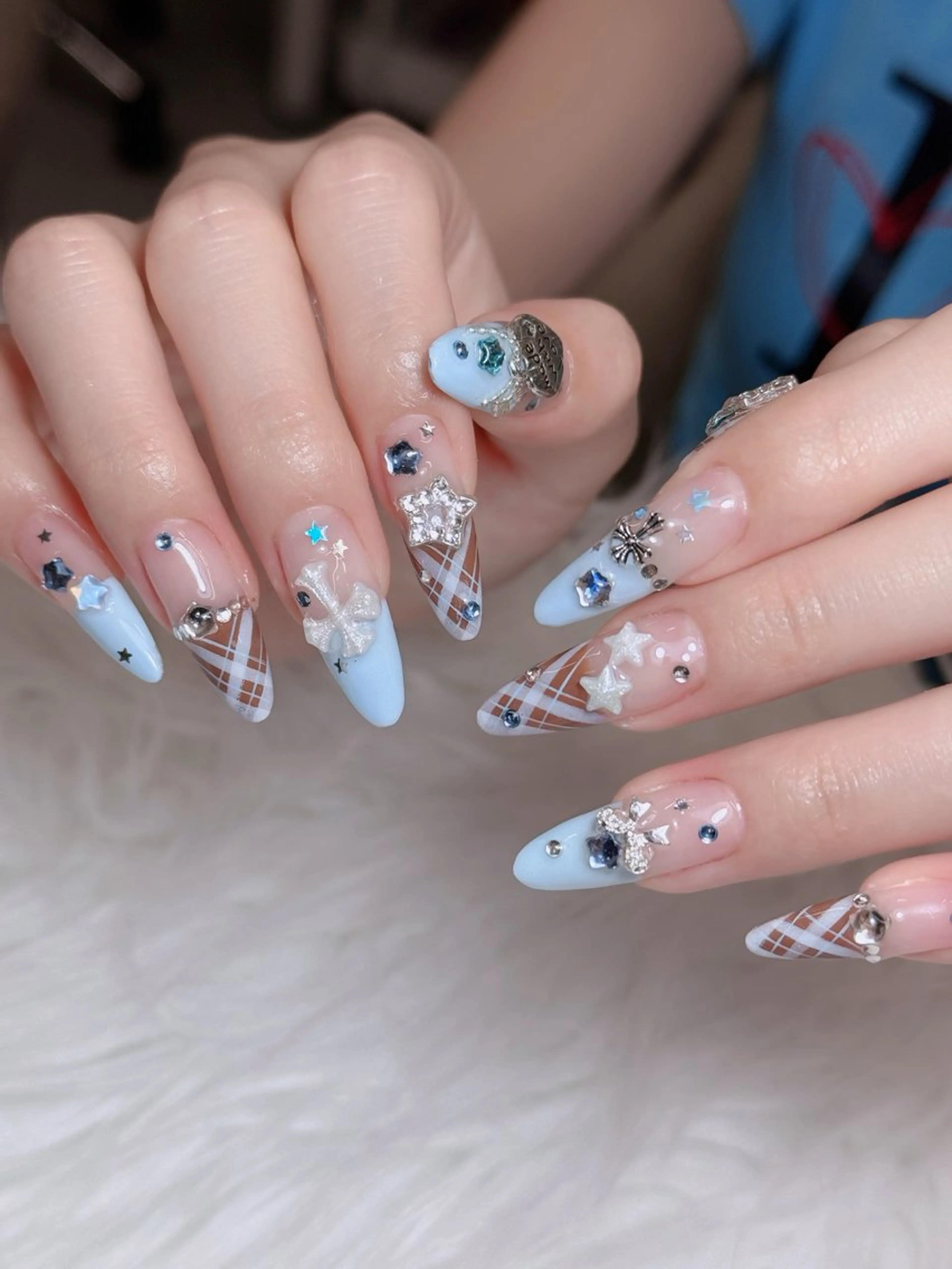 ネイル アニマル柄 アートネイル オーロラネイル チークネイル 長さ出し ハンドネイル Lumi Nail 新大久保3‘のネイルデザイン