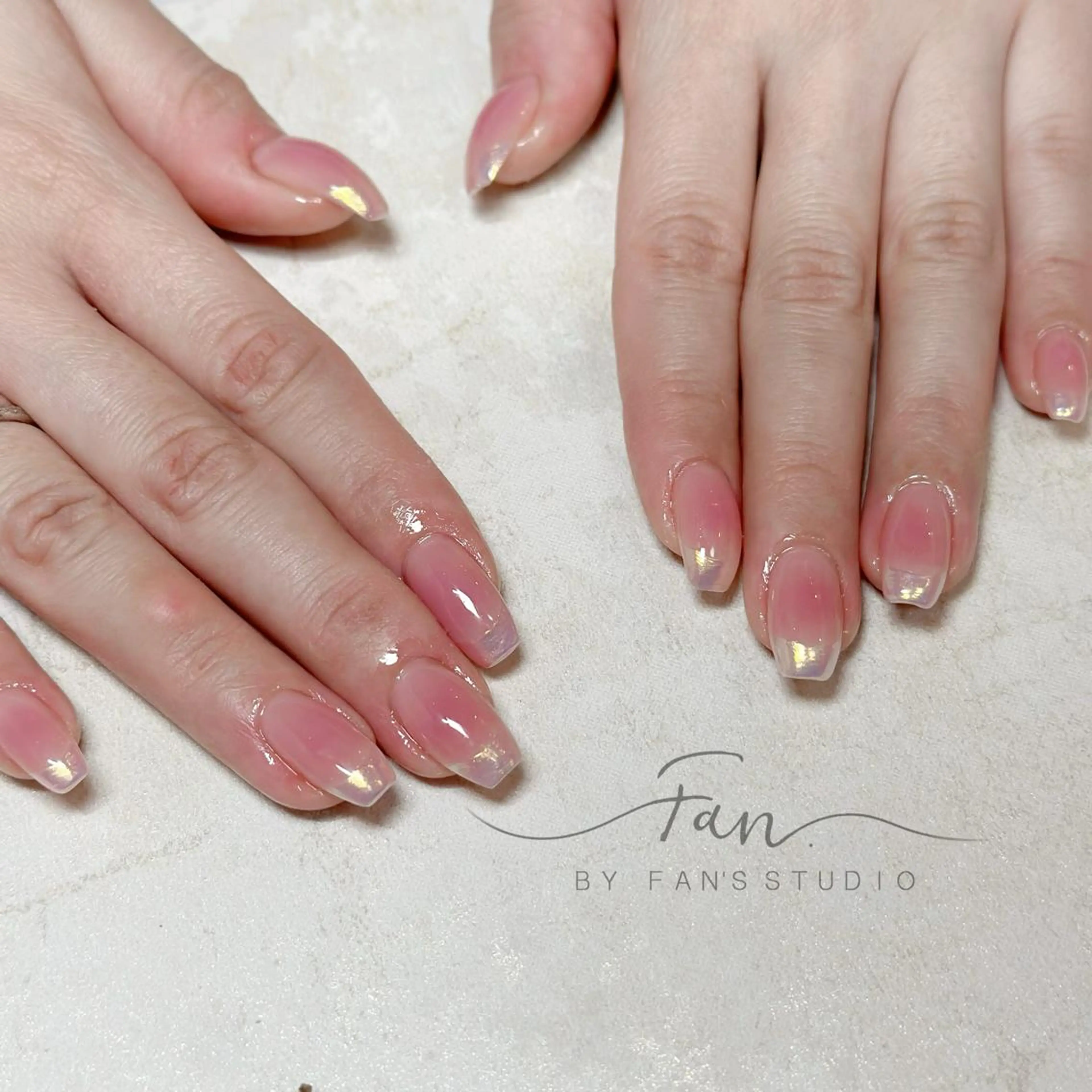 ネイル オーロラネイル フレンチネイル ハンドネイル 🌻FAN'S STUDIO池袋🌻のネイルデザイン
