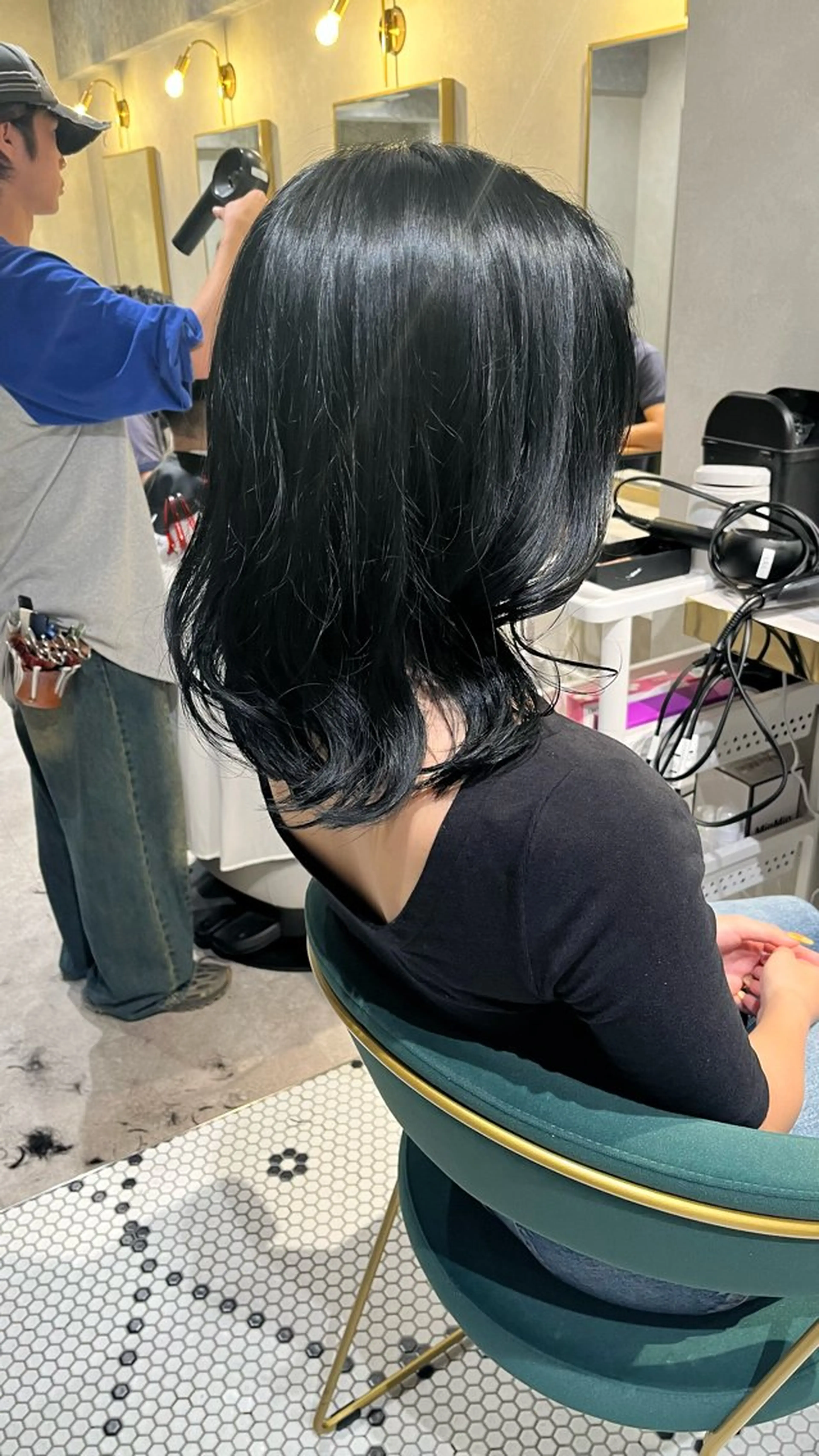 ミディアム カラー 新宿/アシスタント AiNAのヘアスタイル