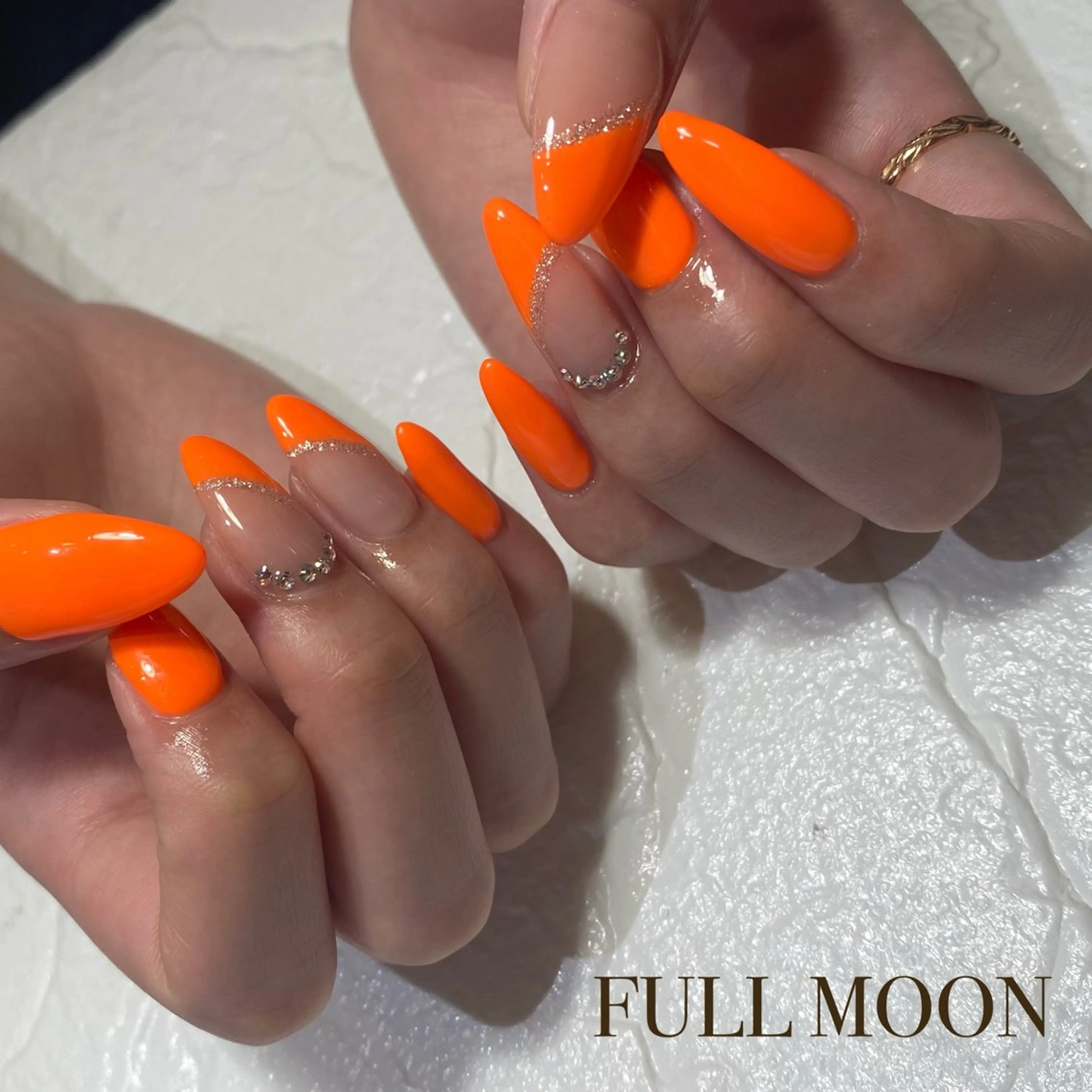 ネイル ハンドネイル FULL MOONのネイルデザイン