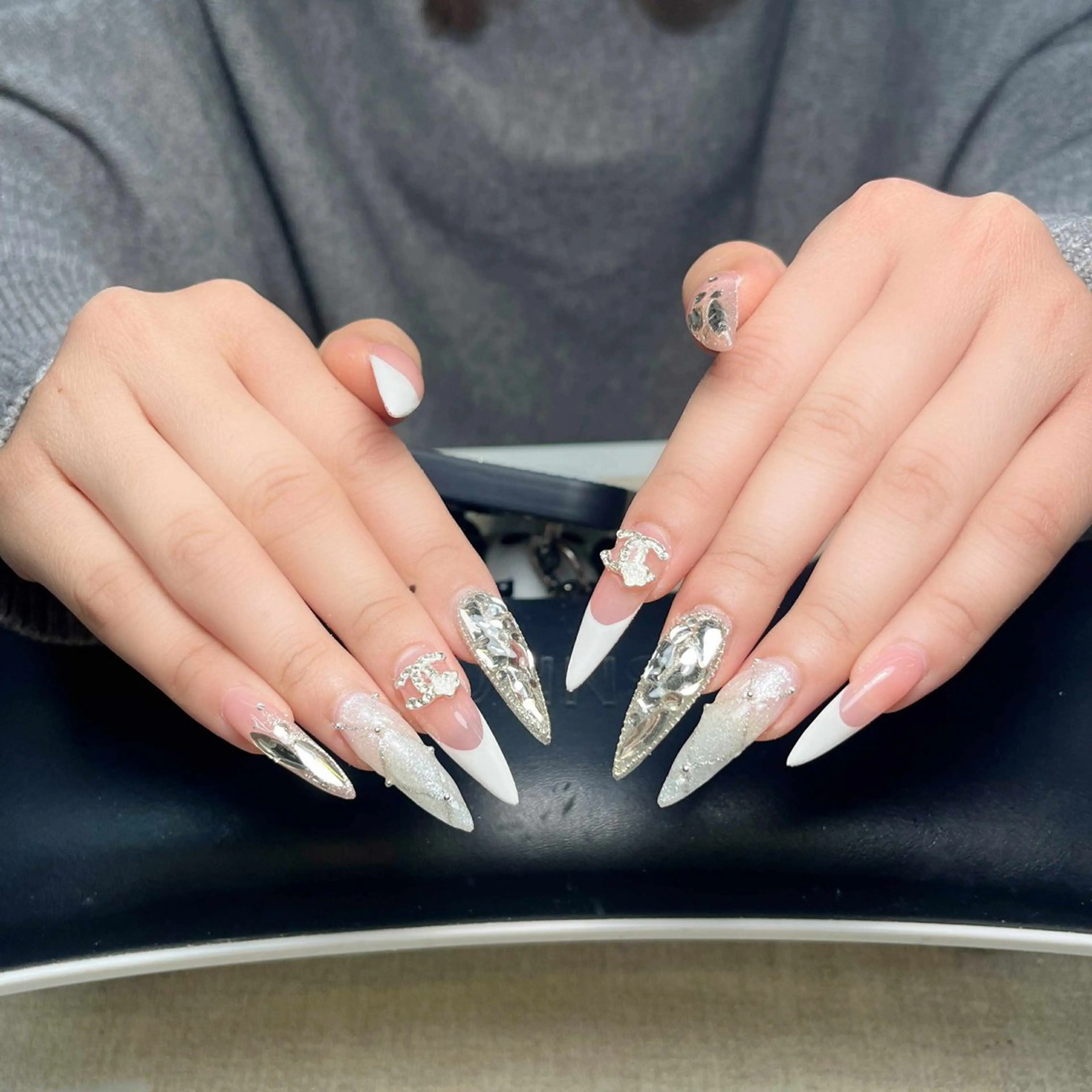 ネイル オーロラネイル ボルドー ブラウン ハート ラメ(グリッター) ハンドネイル ハンドケア Nova Nail Shinsaiのネイルデザイン