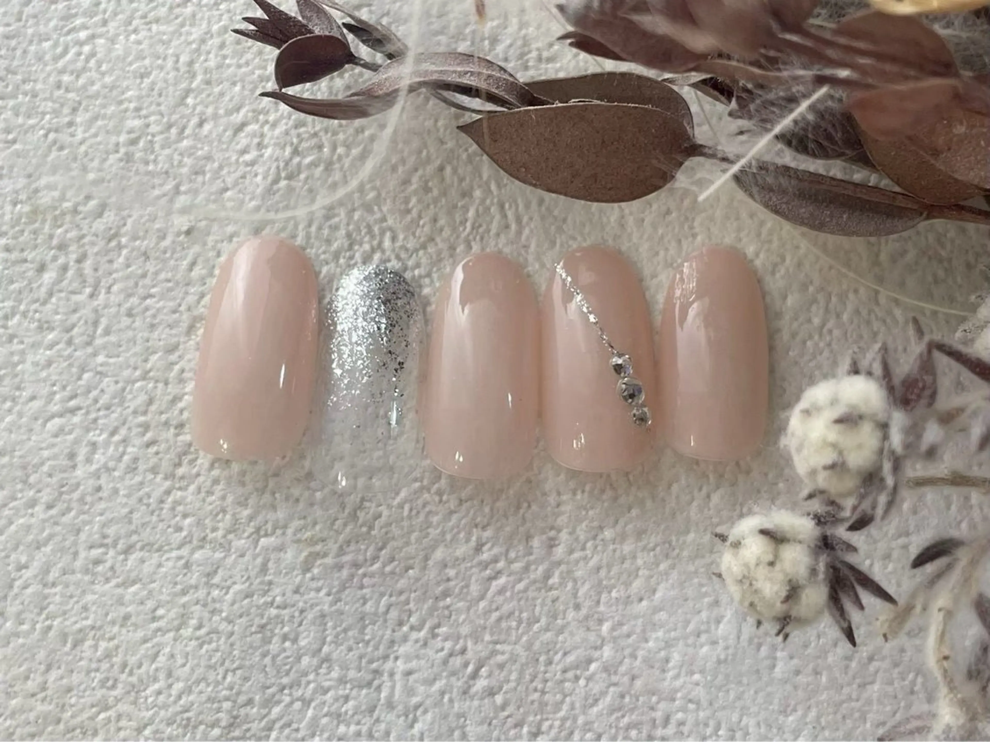 ネイル フラワーネイル ジェルネイル オフィスネイル パラジェル シンプルネイル ハンドネイル kiki nail &brow二子玉川の眉毛・アイブロウイメージ