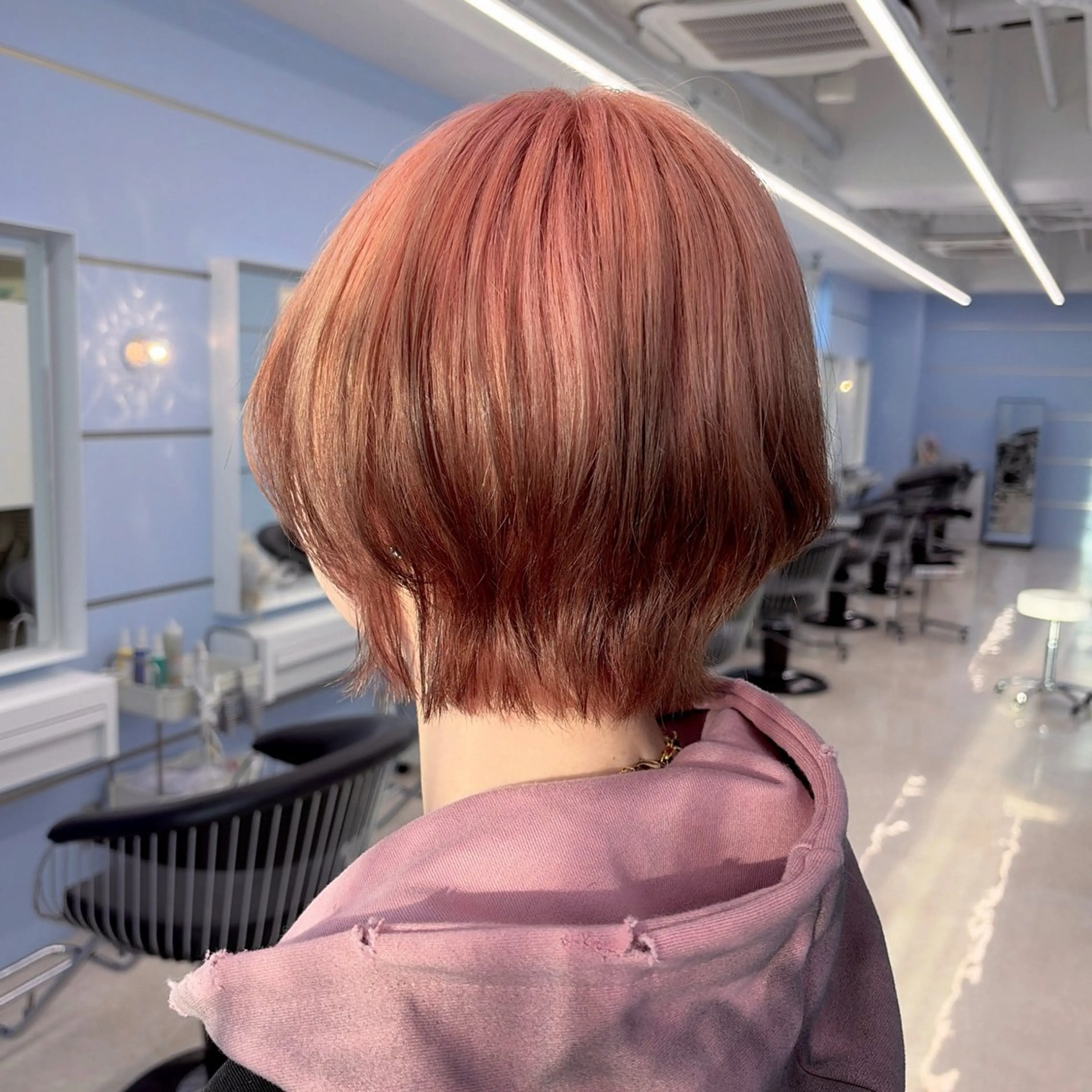 ショート カラー ブラウンカラー デザインカラー グラデーションカラー ピンクカラー ショートヘア ヘアカラー Ayu🍯/栄/ブリ ーチカラー/ヘアメのヘアスタイル