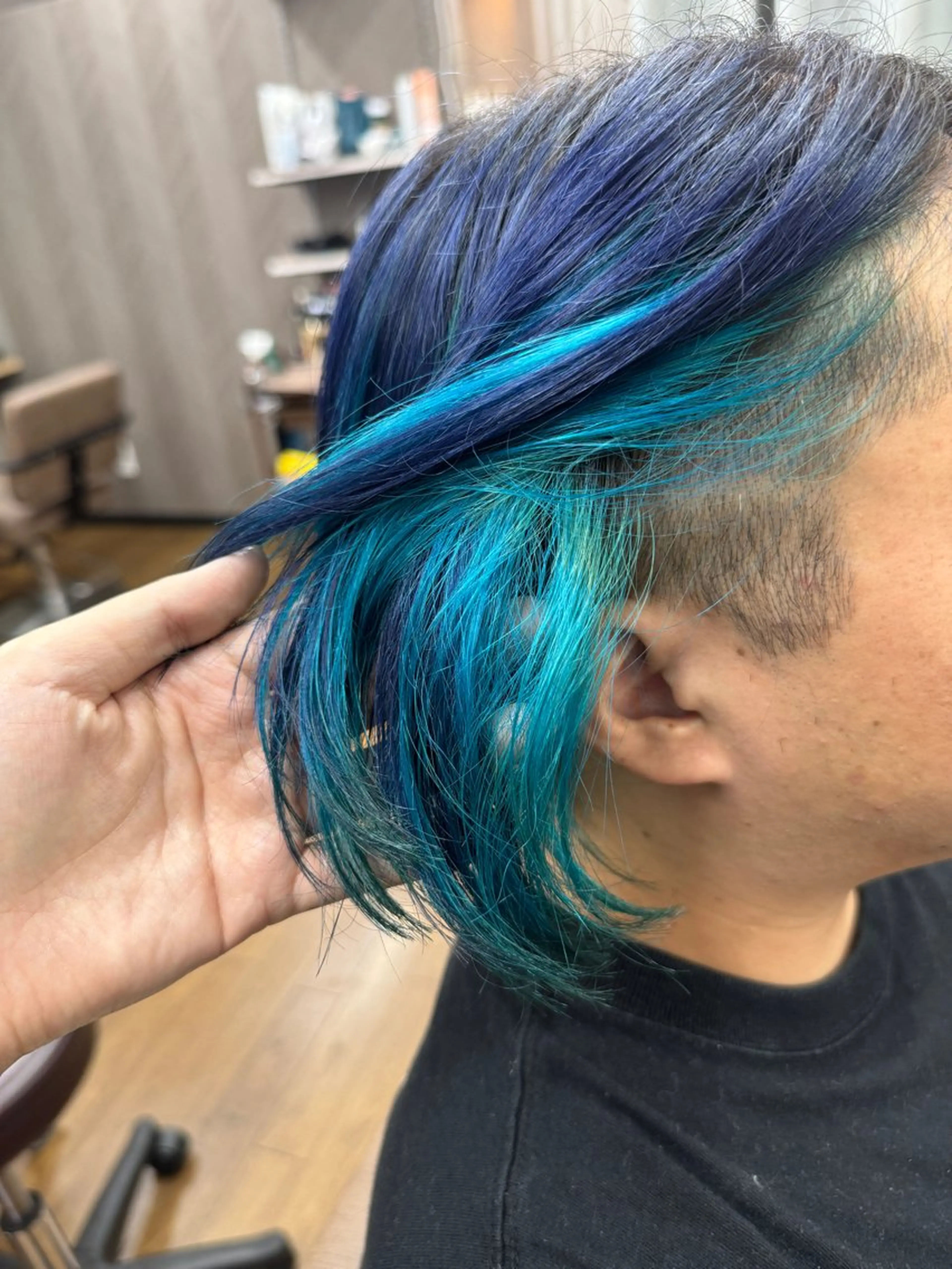 ショート カラー メンズ 刈り上げ ブルーカラー TELA HAIR幕張本郷店所属・TELA幕張本郷店 Namikaのヘアスタイル