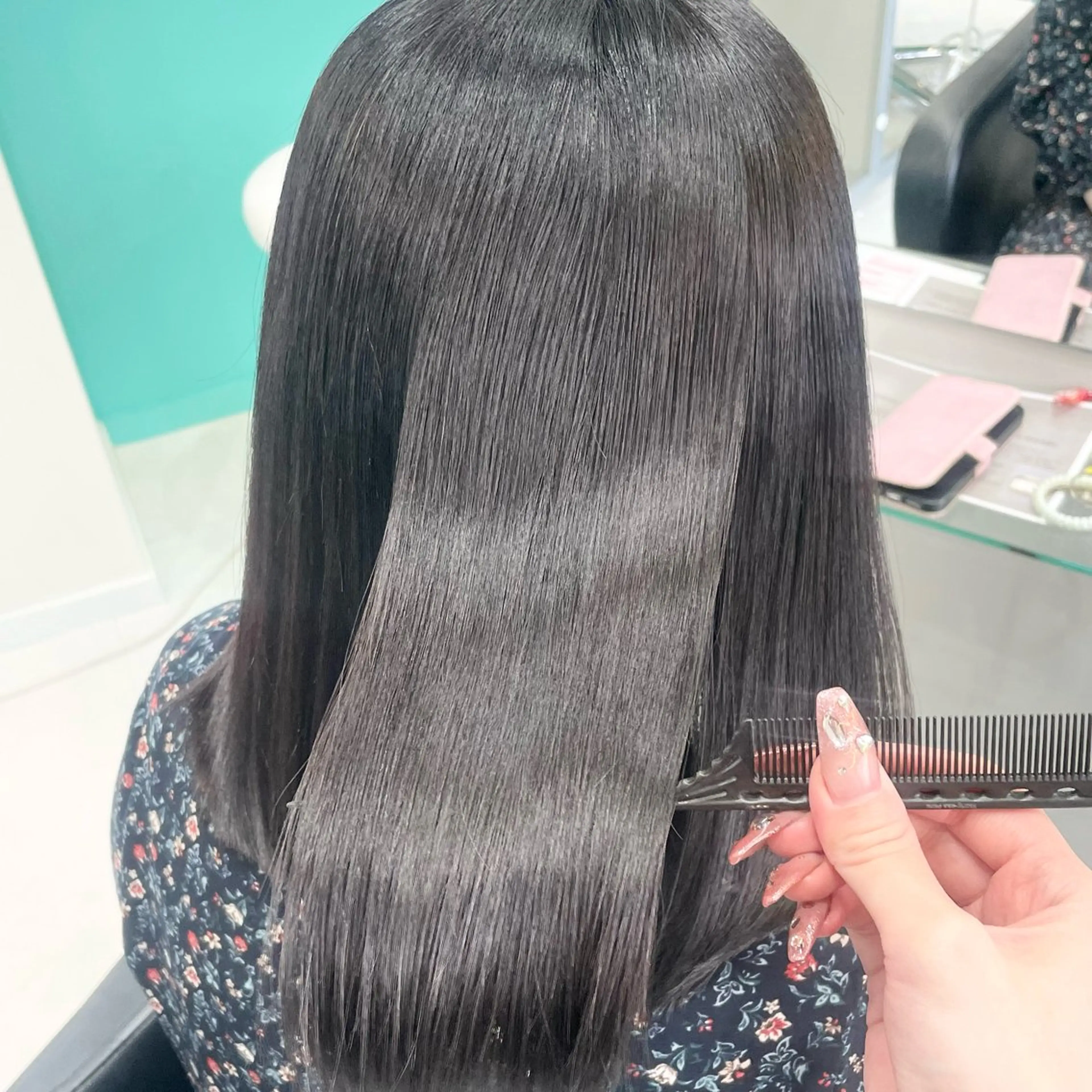 ミディアム カラー ブラウンカラー ダークブラウン Natsuki‎🤍 透明感×艶カラー🫧のヘアスタイル