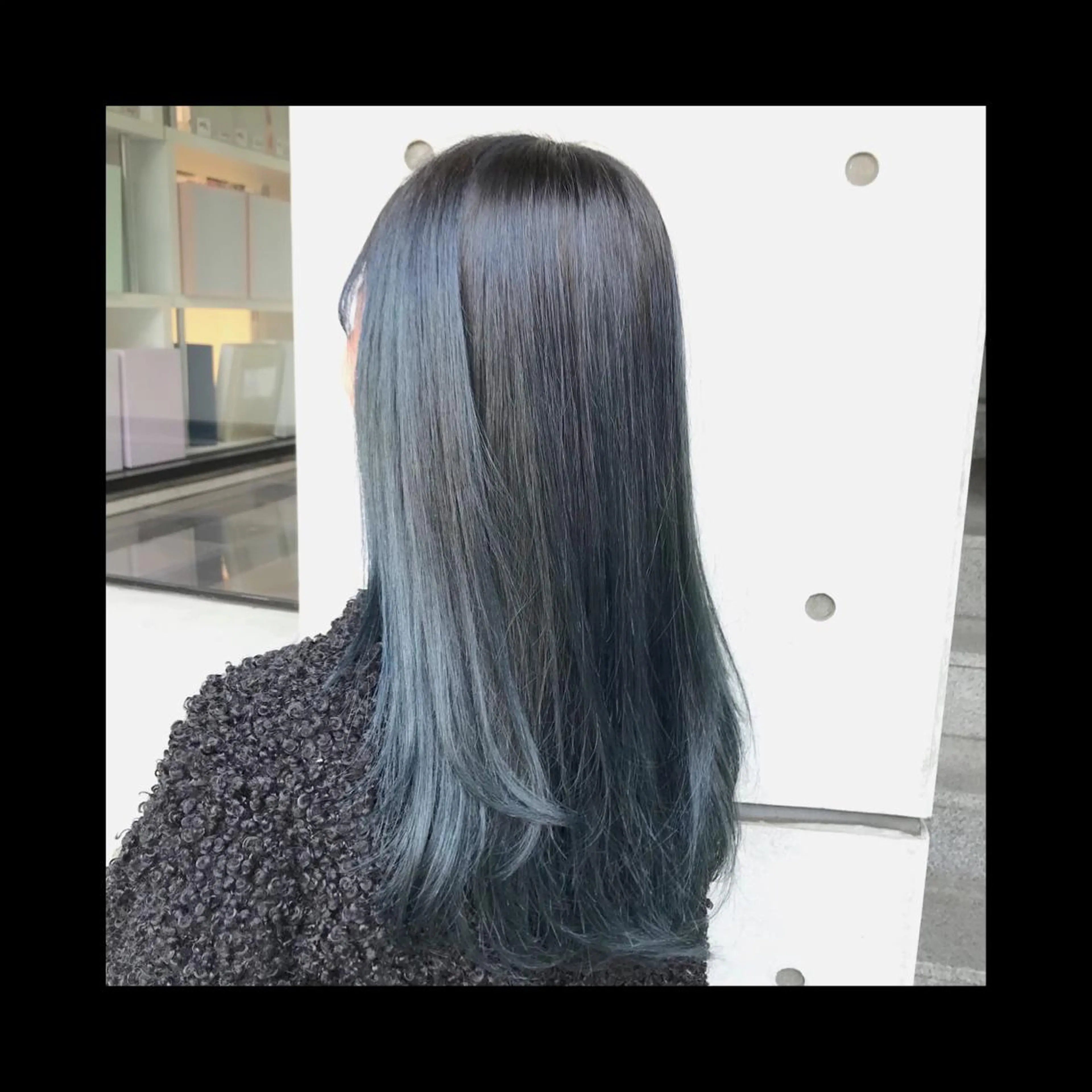 セミロング ヘアカラー 及川シゲル 髪質改善講師のヘアスタイル