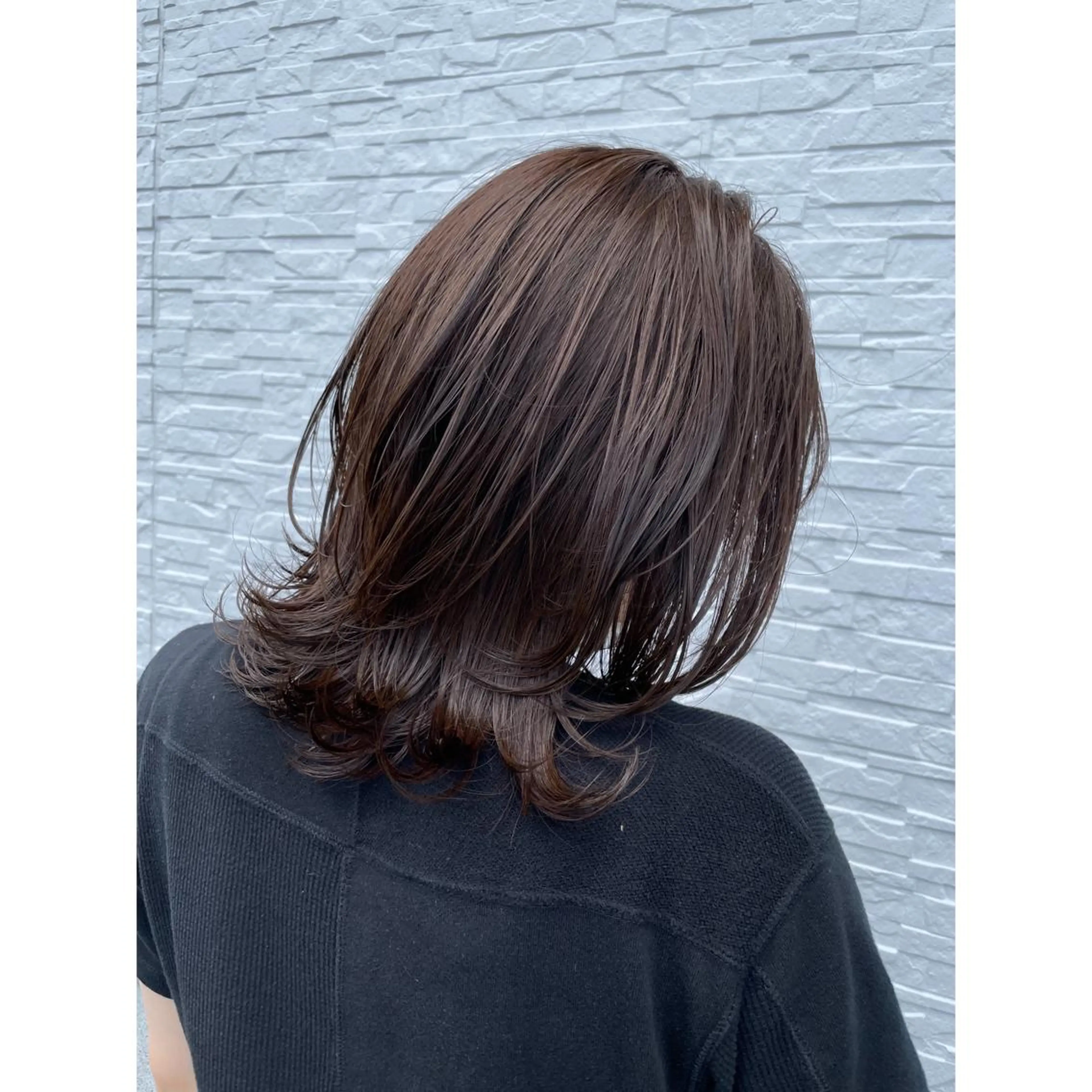 カットカラー /鎖骨までの長さ毛先までの写真