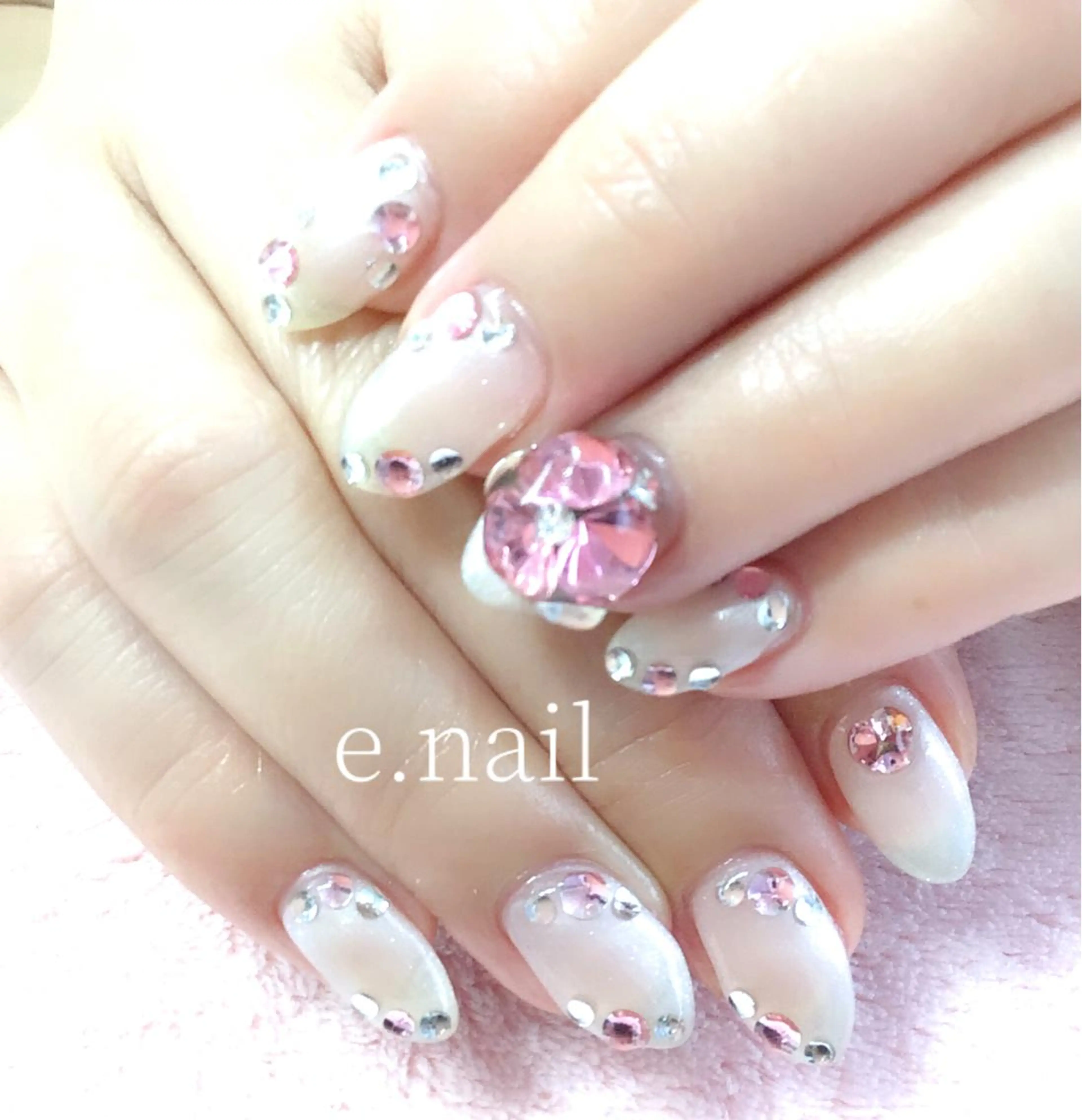 ネイル e.nail所属・和賀井 恵理のネイルデザイン