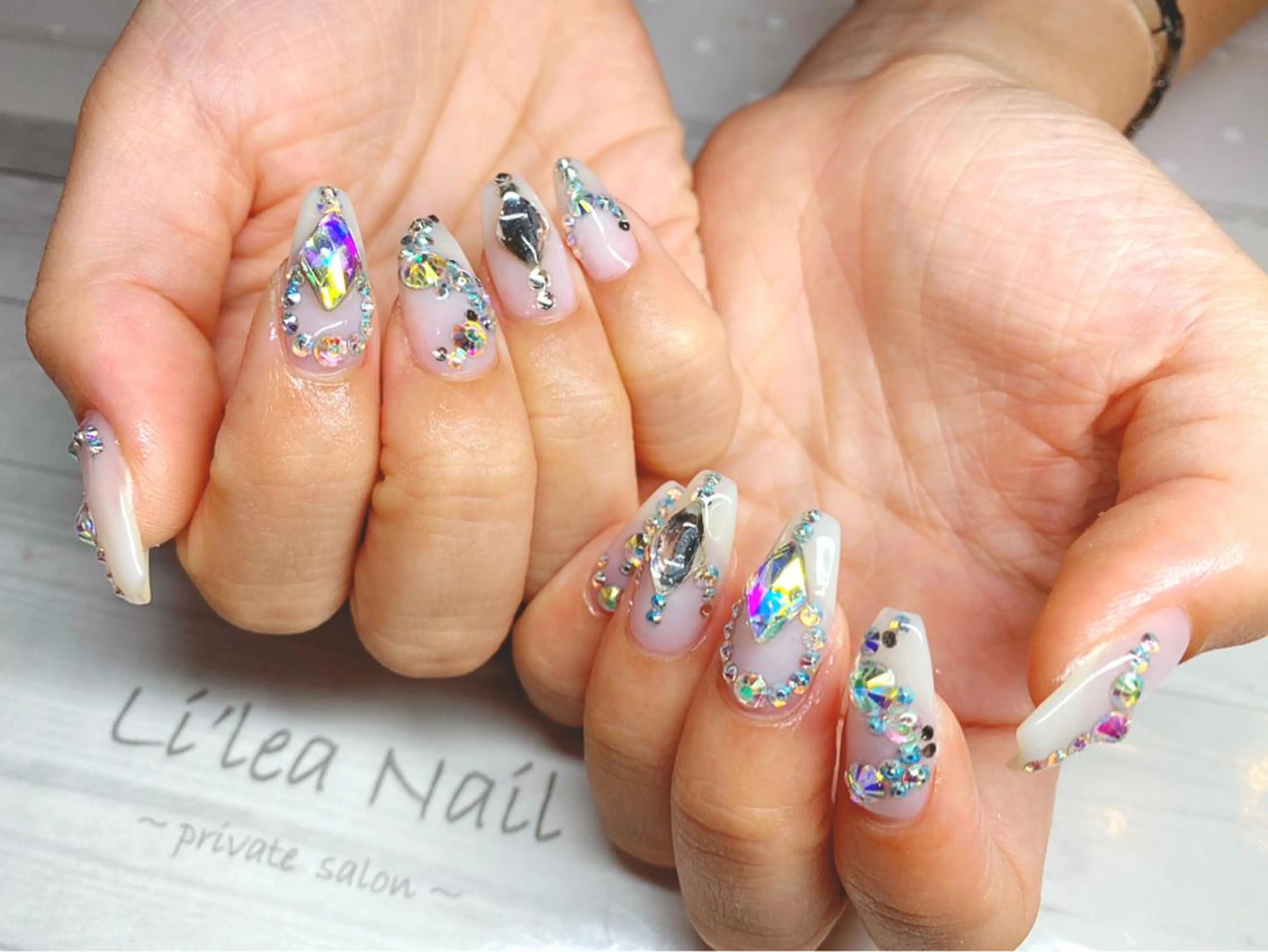 ネイル Li'leaNail AINAのネイルデザイン