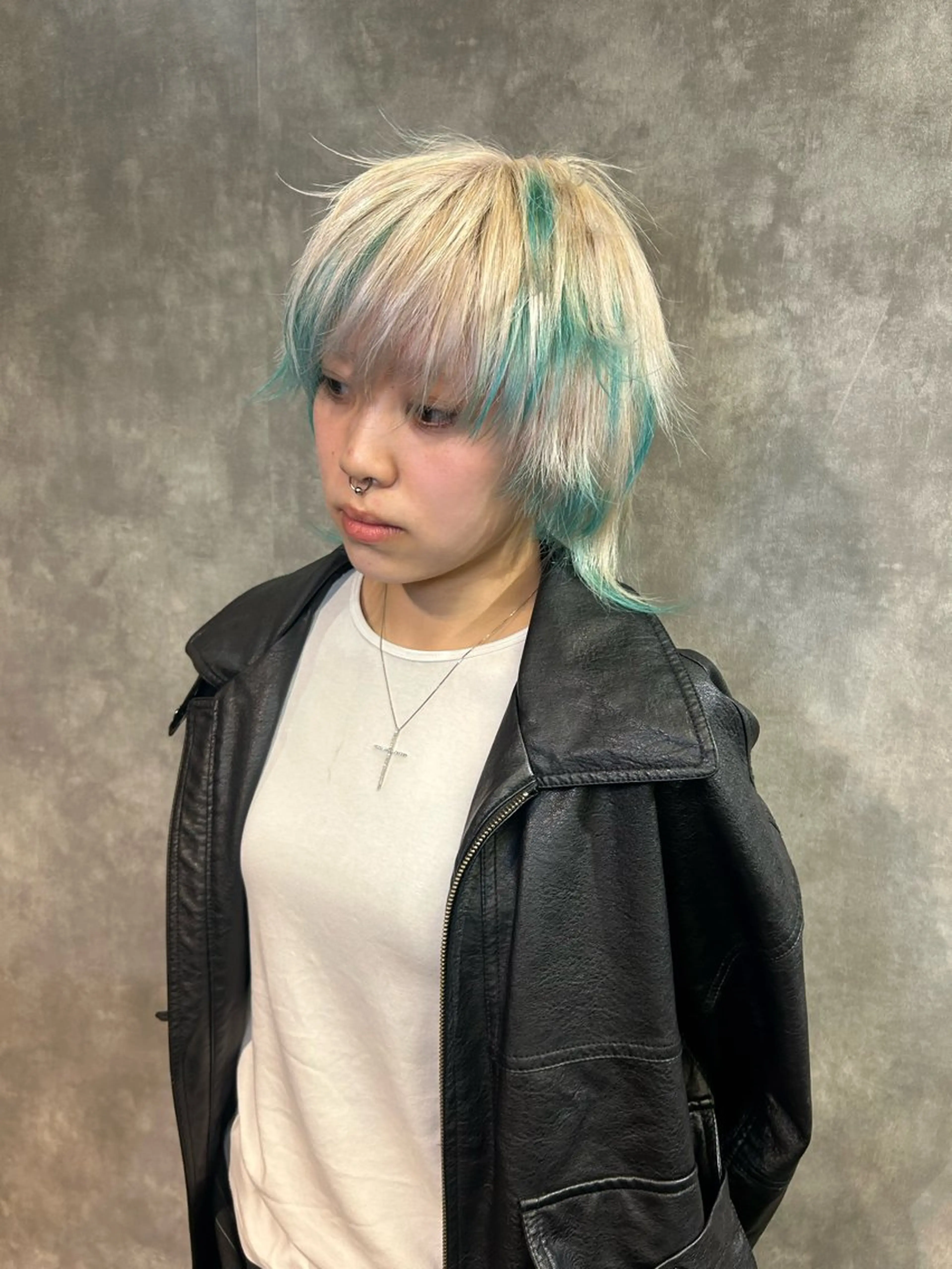 ショート ヘアカラー 鈴木 華奈のヘアスタイル