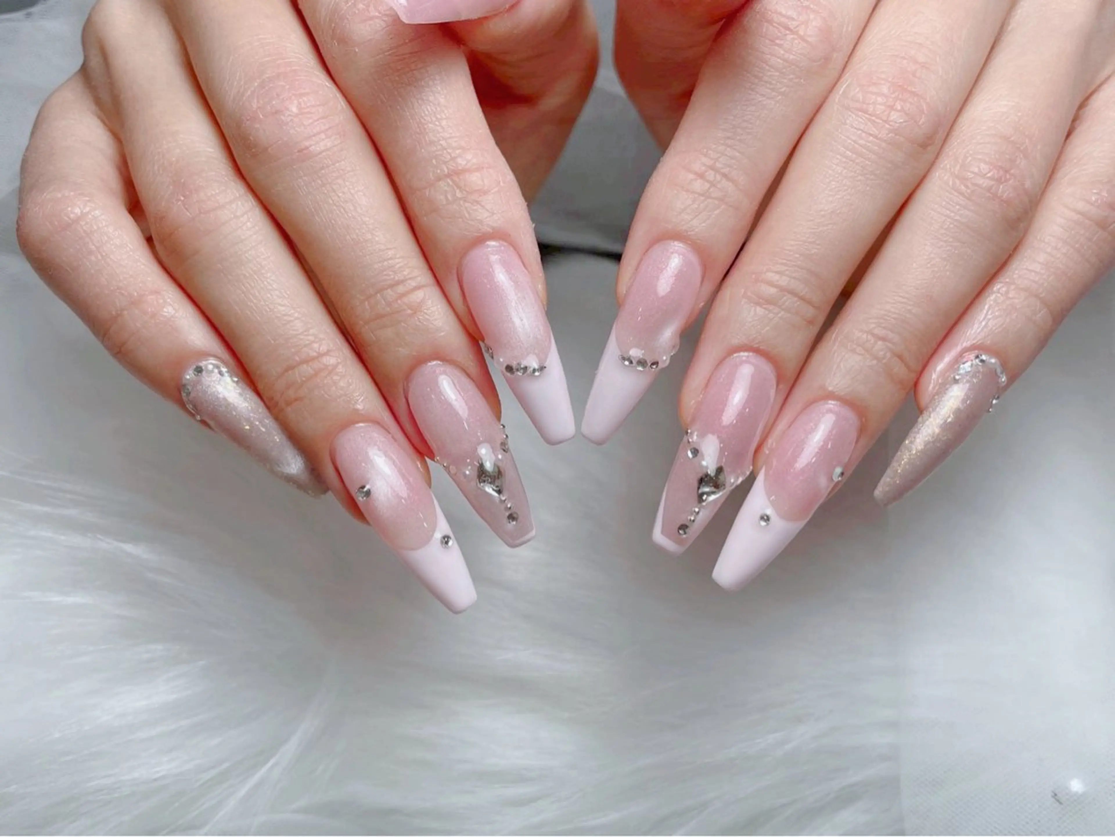 ネイル アートネイル オーロラネイル チークネイル 長さ出し フットネイル ハンドネイル フットネイル ハンドケア Noiranail_ studio川越西口のネイルデザイン