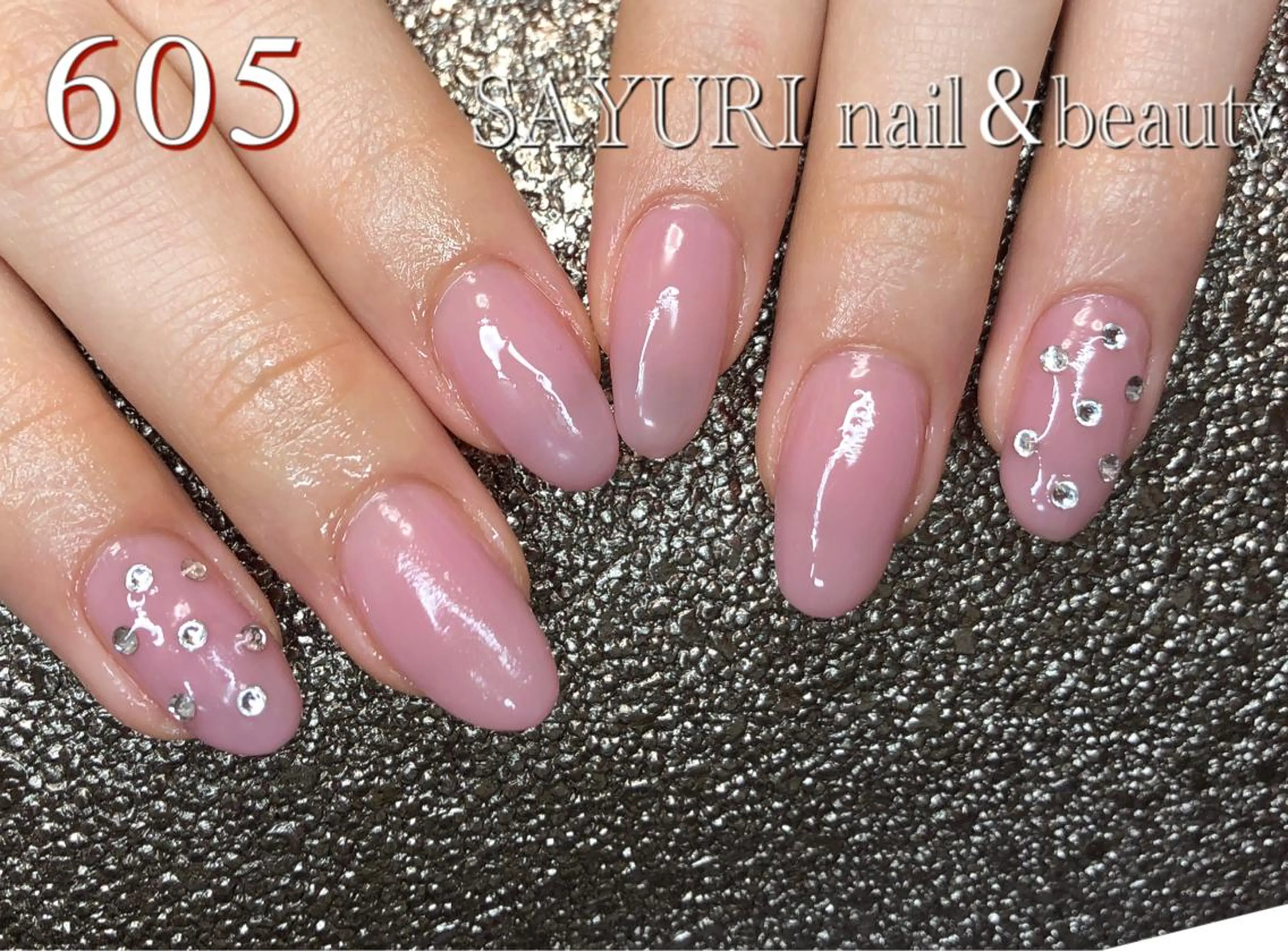 ネイル さゆりネイル&ビューティーサロン所属・古屋 早友里のネイルデザイン