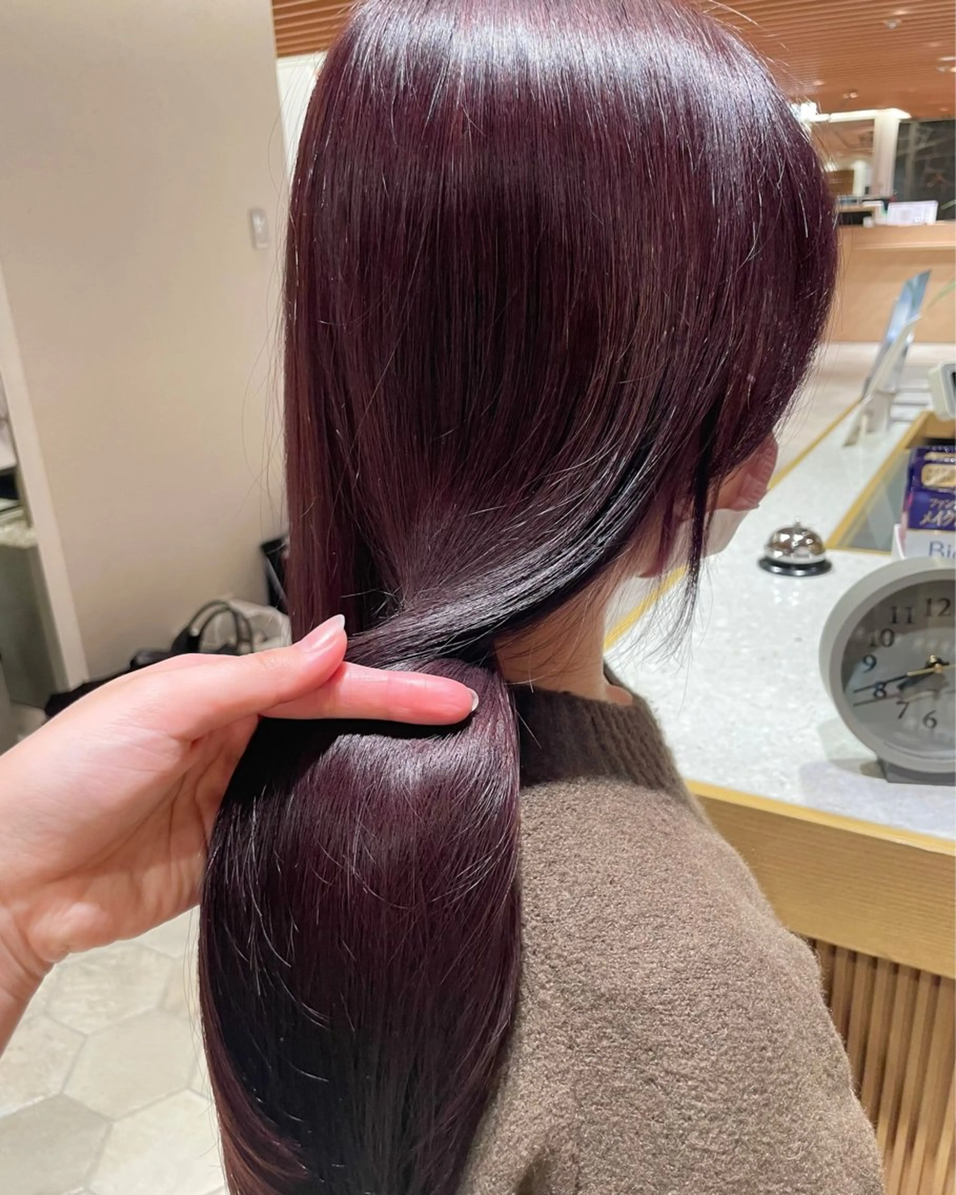 カラー 山本 睦のヘアスタイル