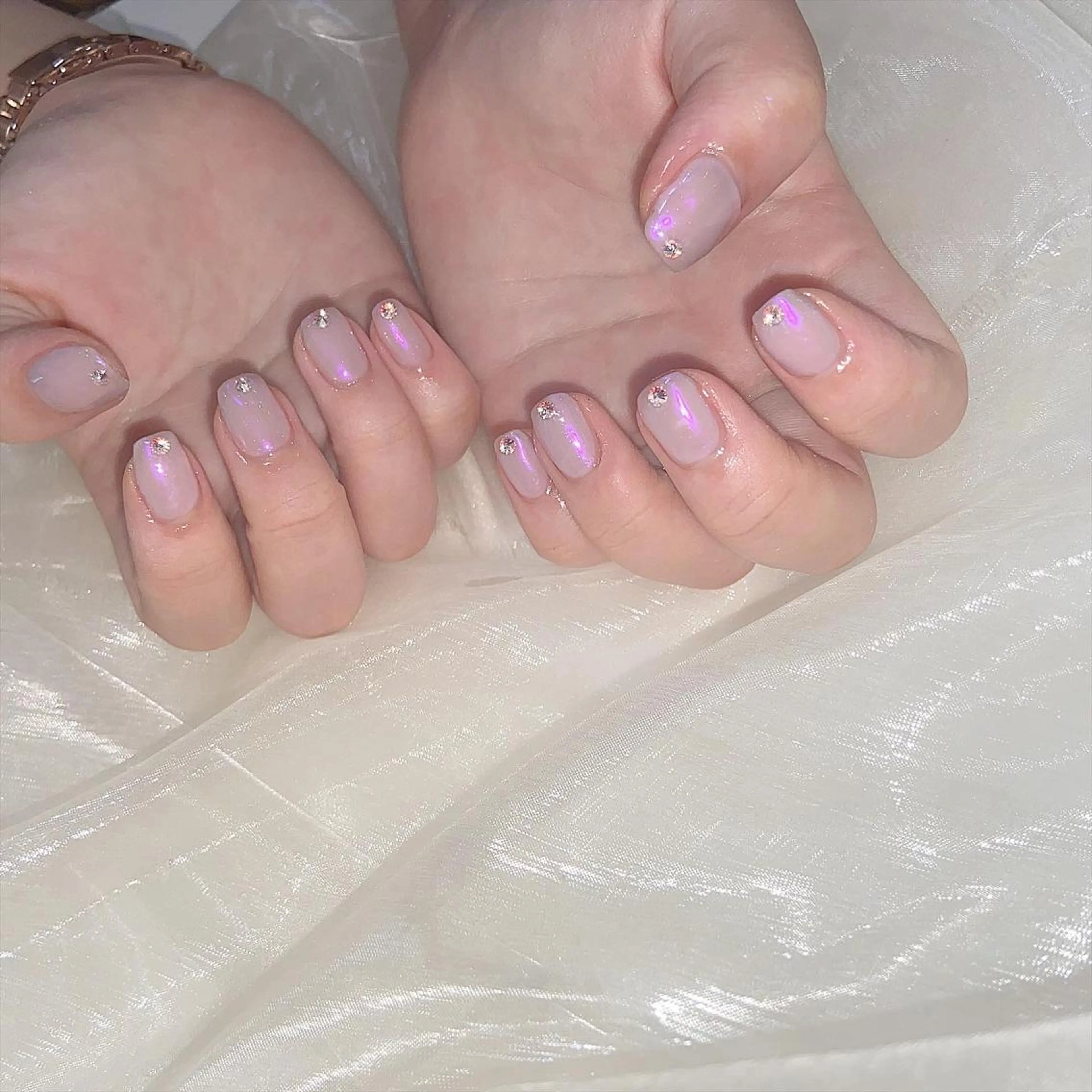 ネイル オーロラネイル ハンドネイル 𝕄𝕚𝕪𝕦🤍 自由が丘⌇パラジェルのネイルデザイン