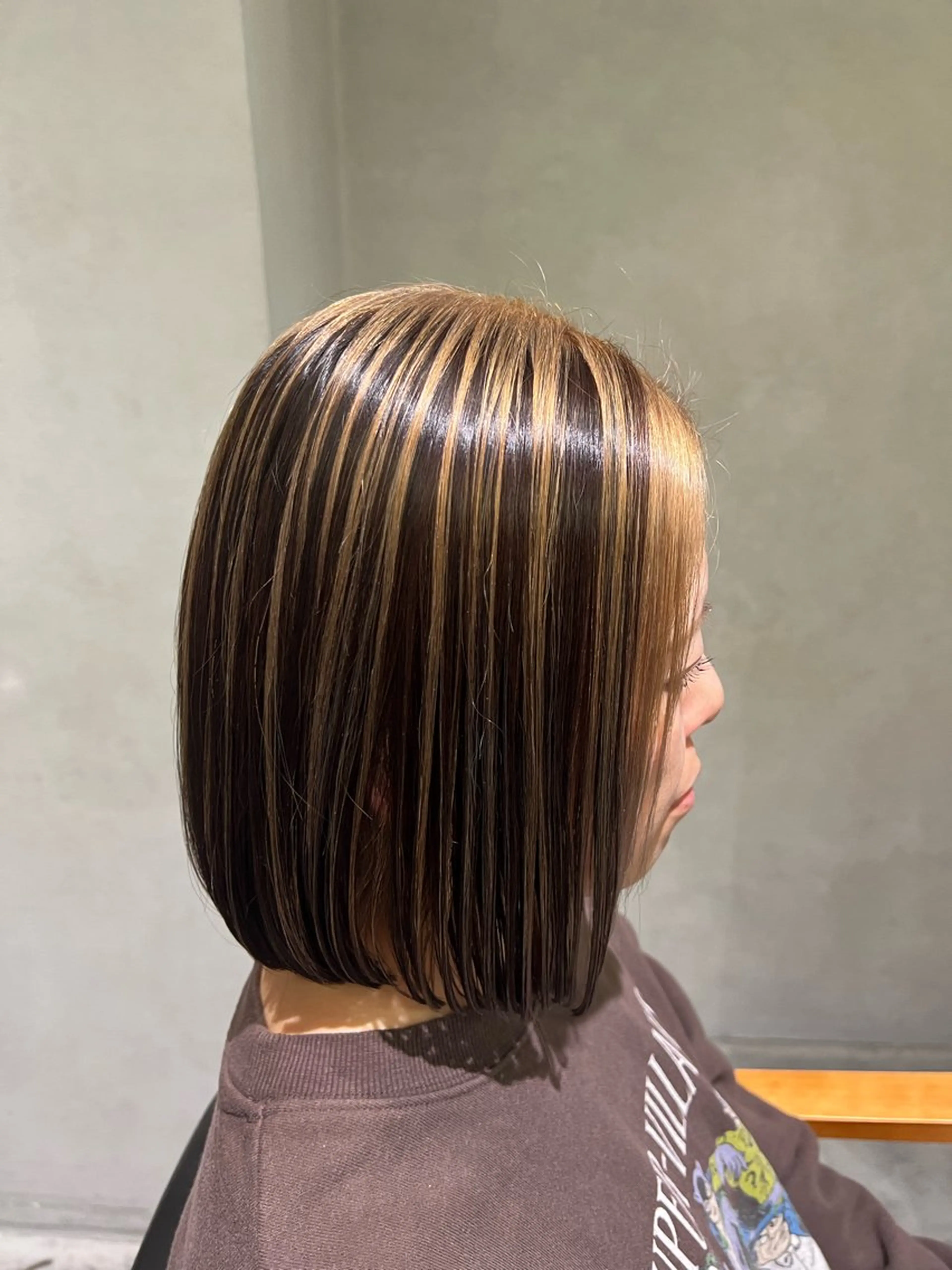 ミディアム ハイライト ヘアカラー morrow by suntown所属・💙AKANE ハイトーン特化💙のヘアスタイル