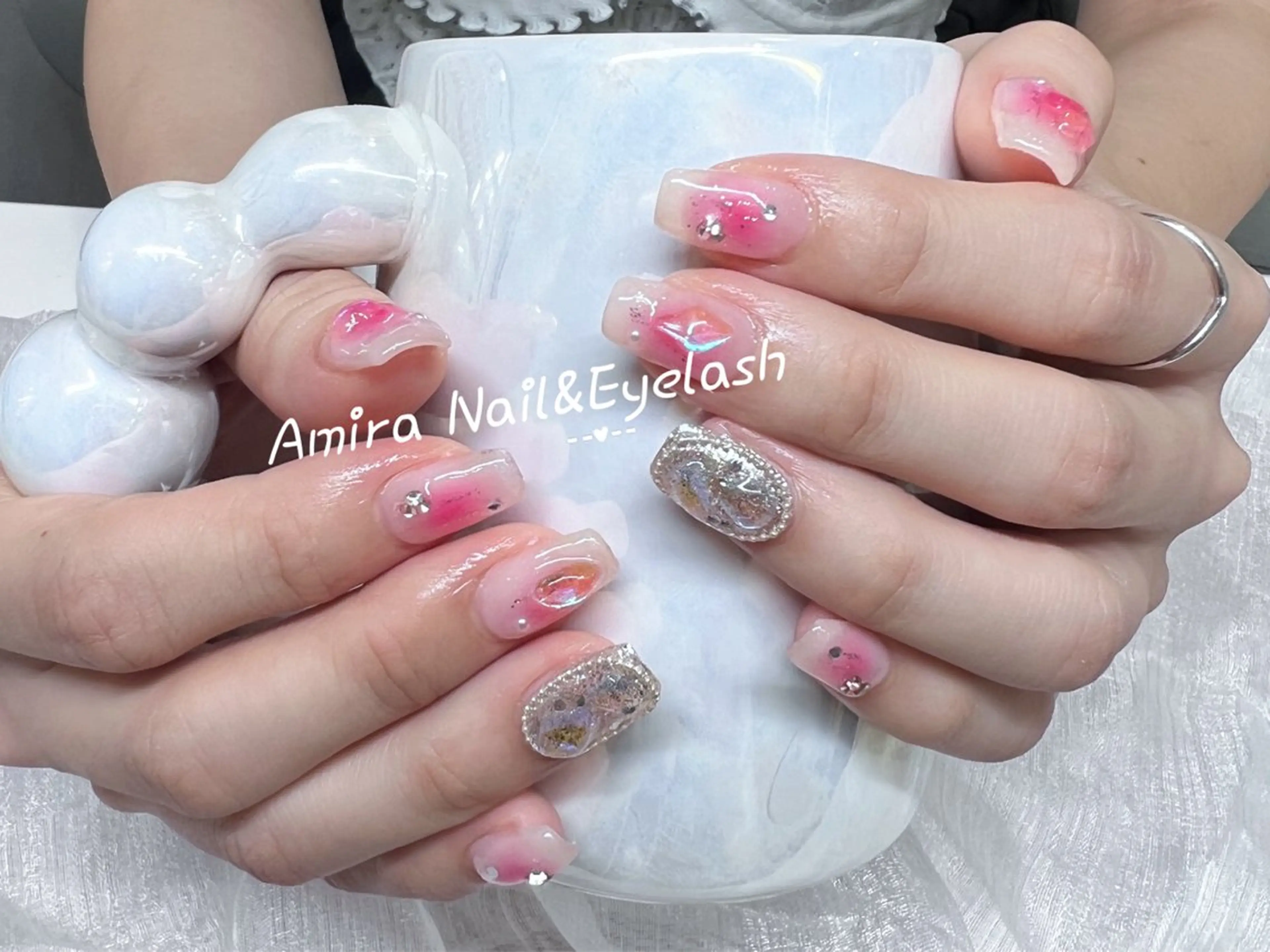 ネイル Amira アイラッシュのマツエク・マツパデザイン