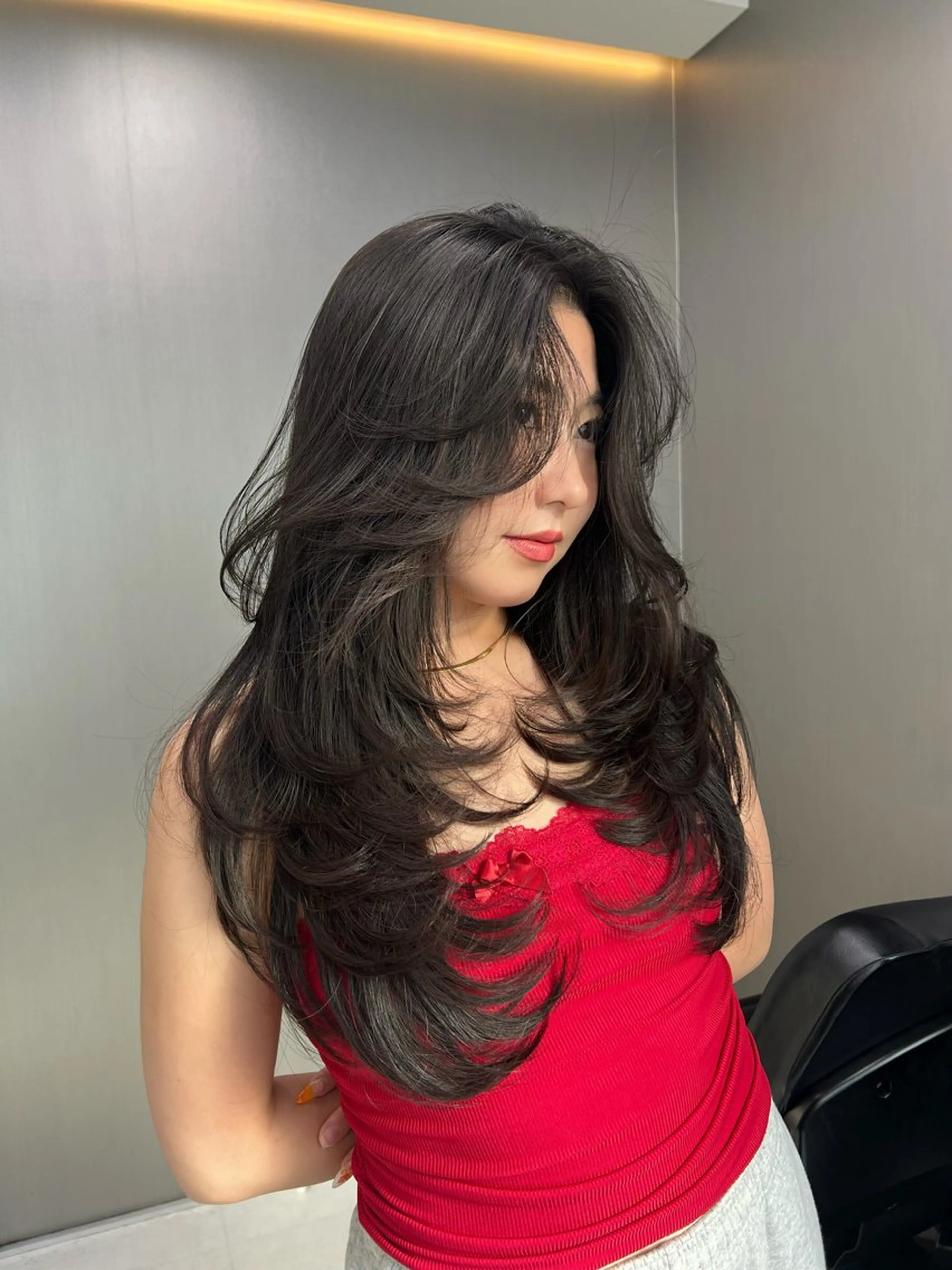 ロング レイヤーカット カット アンナ🦋海外ヘア バレイヤージュのヘアスタイル