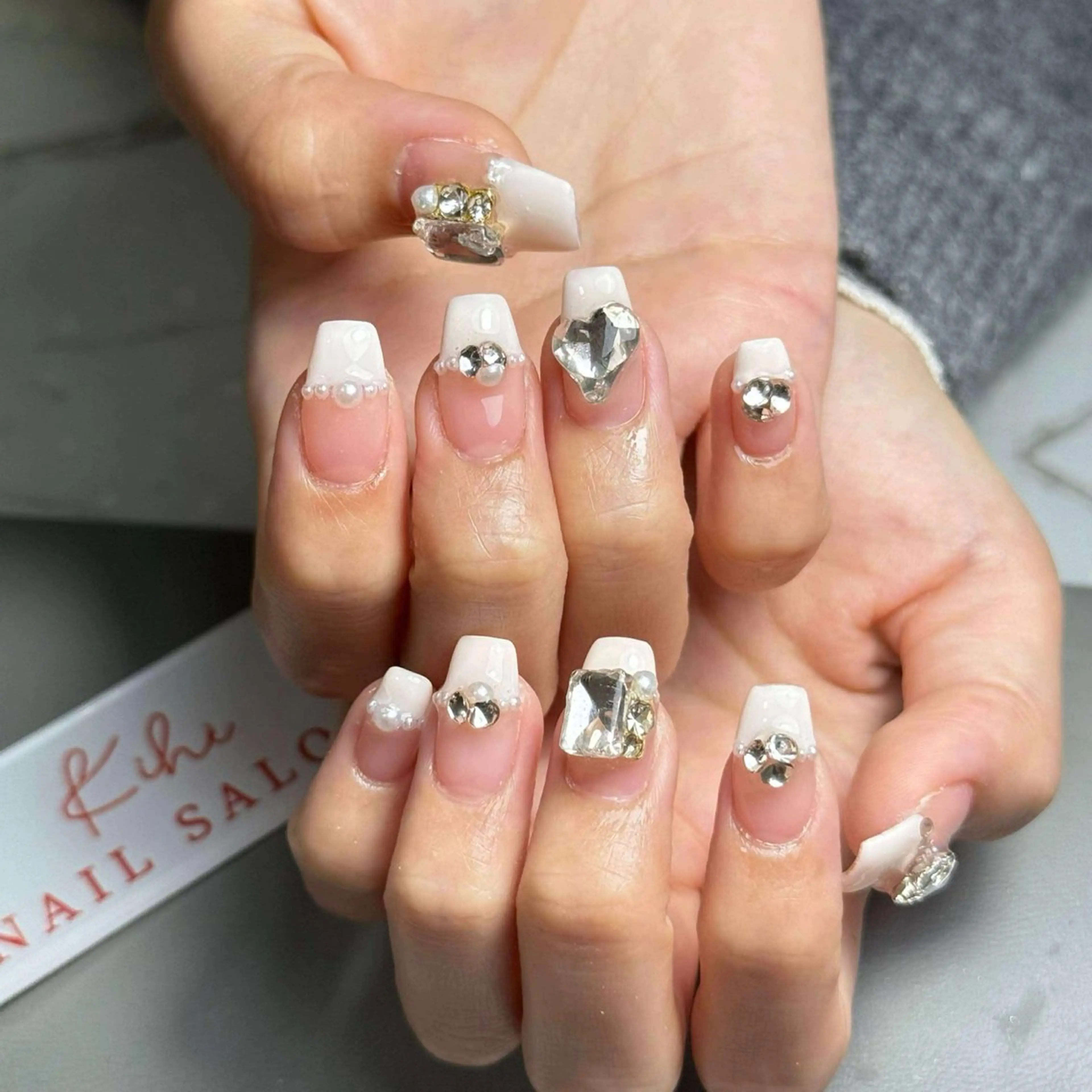 ネイル アートネイル フレンチネイル ジェルネイル グラデーション 韓国ネイル ハンドネイル 💕鈴木ユリ パラジェル/オフ無料のネイルデザイン