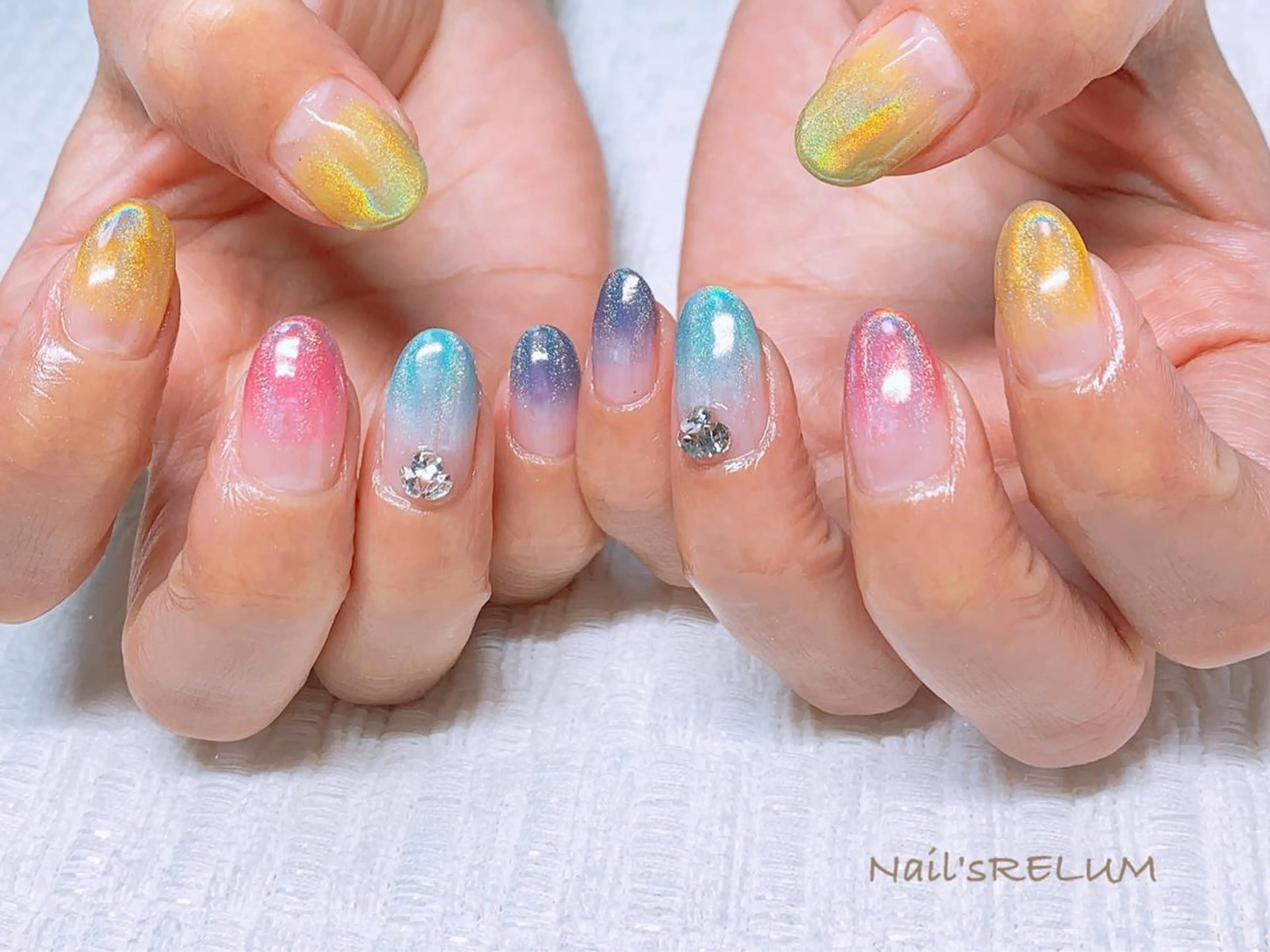 ネイル THECOLORS所属・近貞 莉奈のネイルデザイン