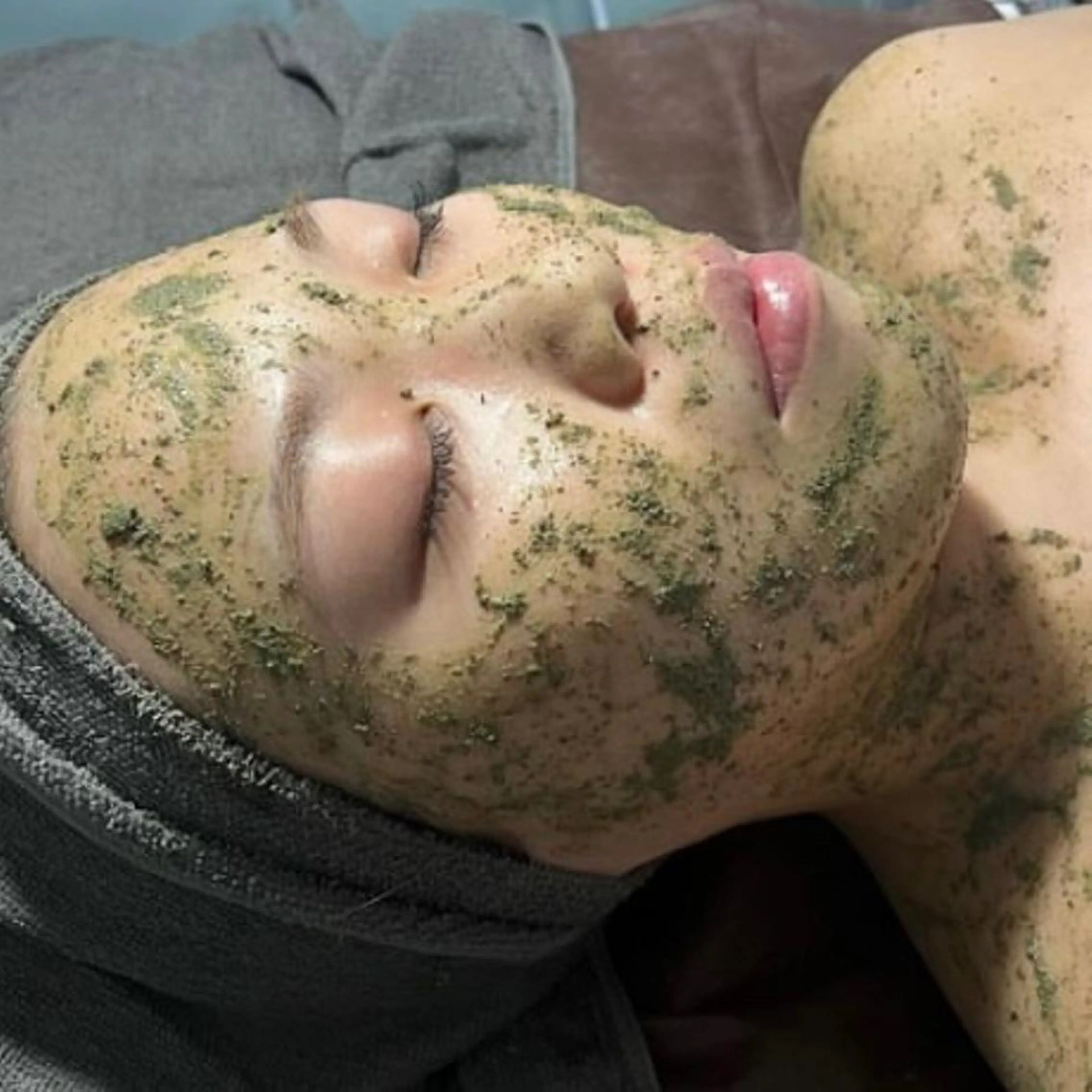 REVI次世代ハーブピーリング／ハーブ2g＋オプション1gの写真