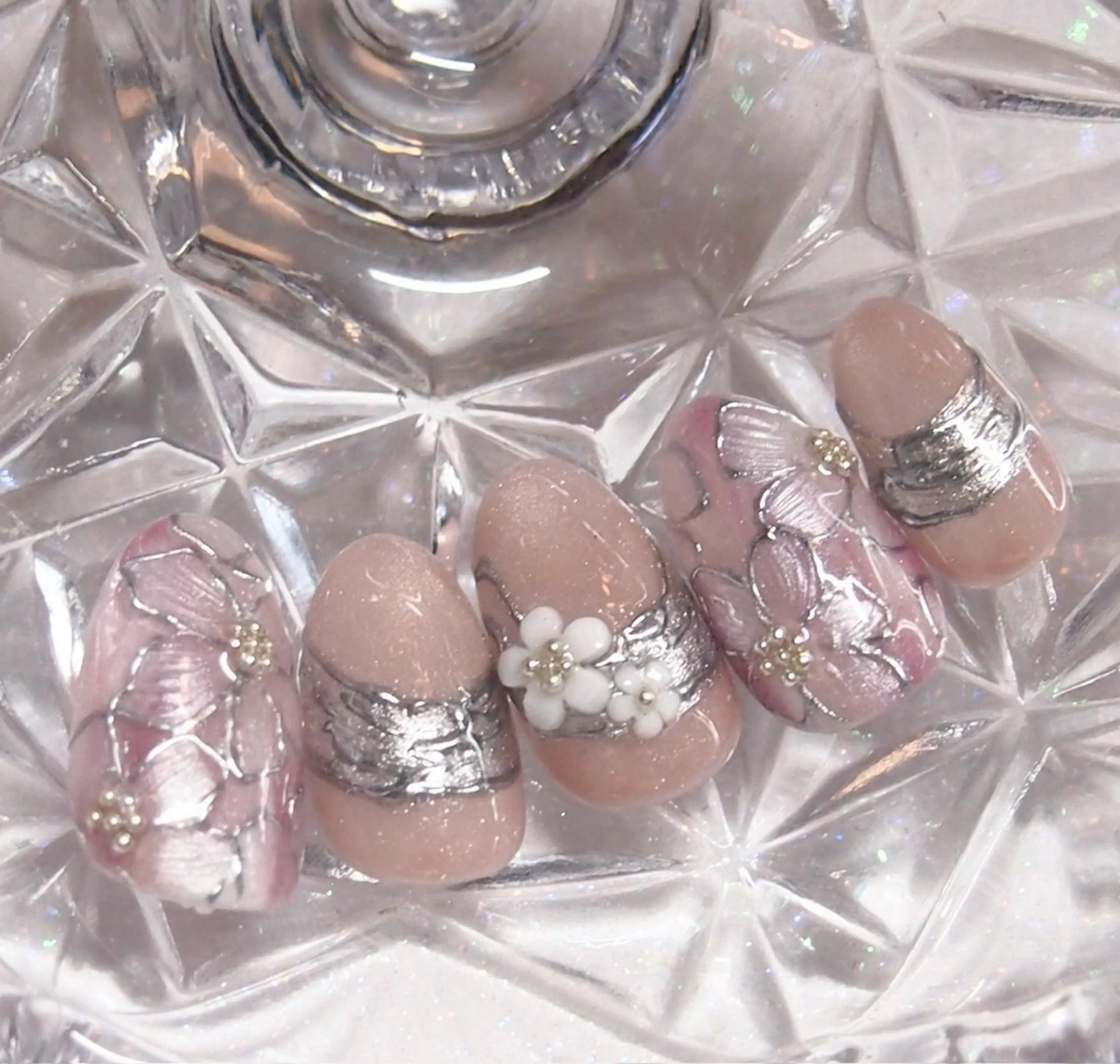 ネイル alma nailsのネイルデザイン