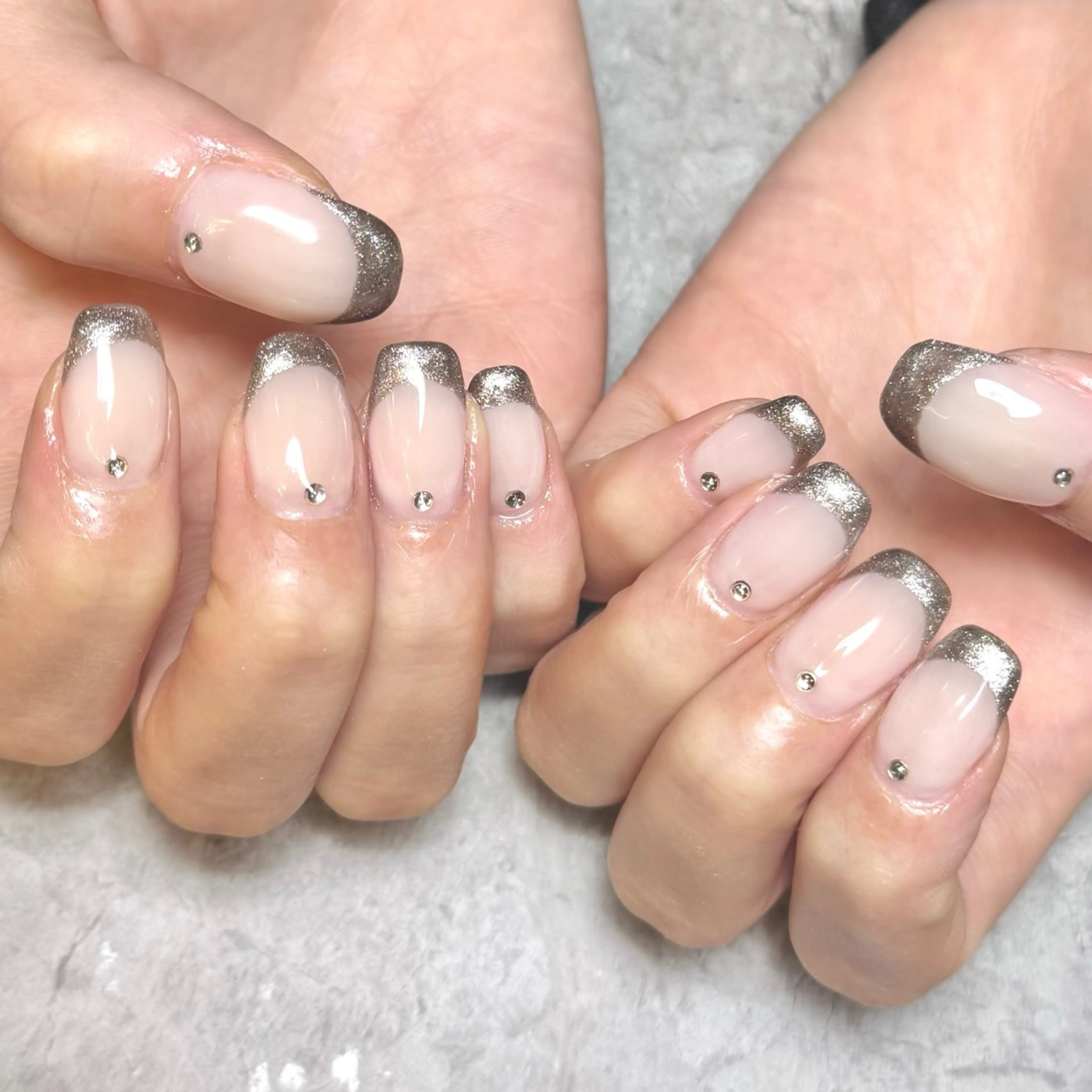 ネイル フレンチネイル ガーリー キラキラネイル マグネットネイル ミラーネイル ハンドネイル Nail Salon Lillion【リリオン】所属・lillion karenのネイルデザイン