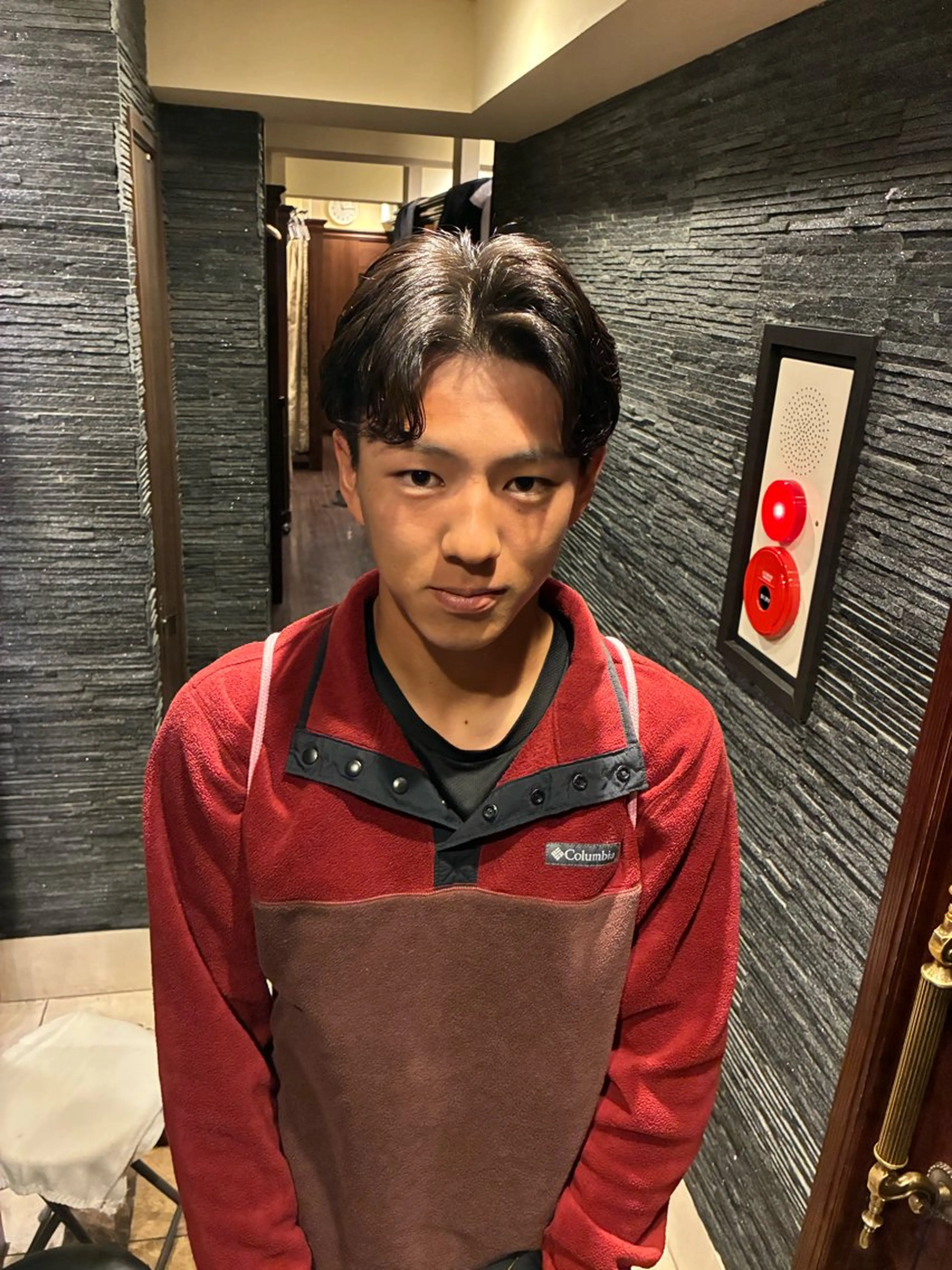 ショート メンズ センターパート ワガ カズマのヘアスタイル