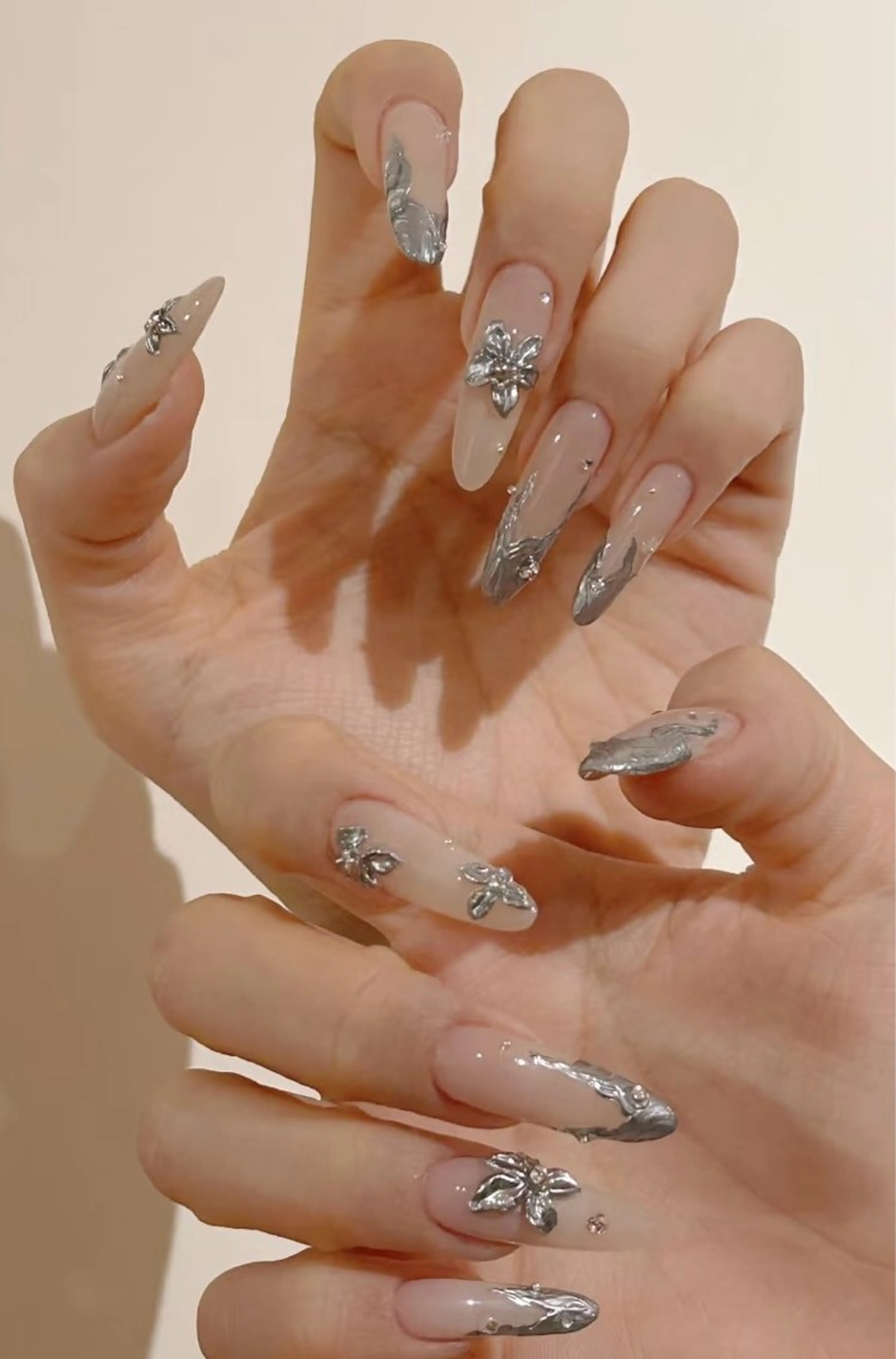 ネイル 高木 維麗絲のネイルデザイン