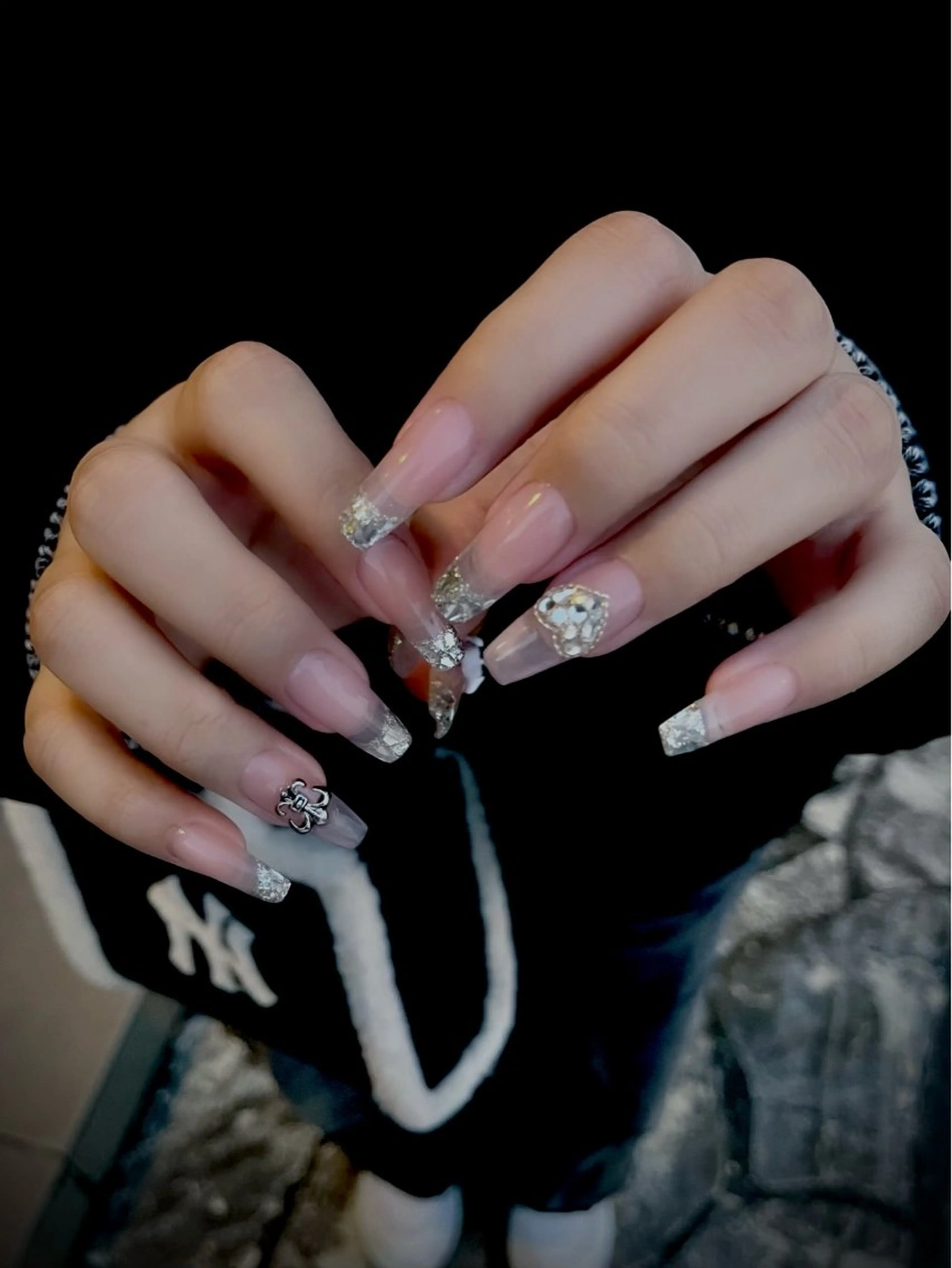 ネイル キラキラネイル マグネットネイル ワンカラーネイル スカルプネイル ワンホンネイル nine.🦋 YUKOのネイルデザイン